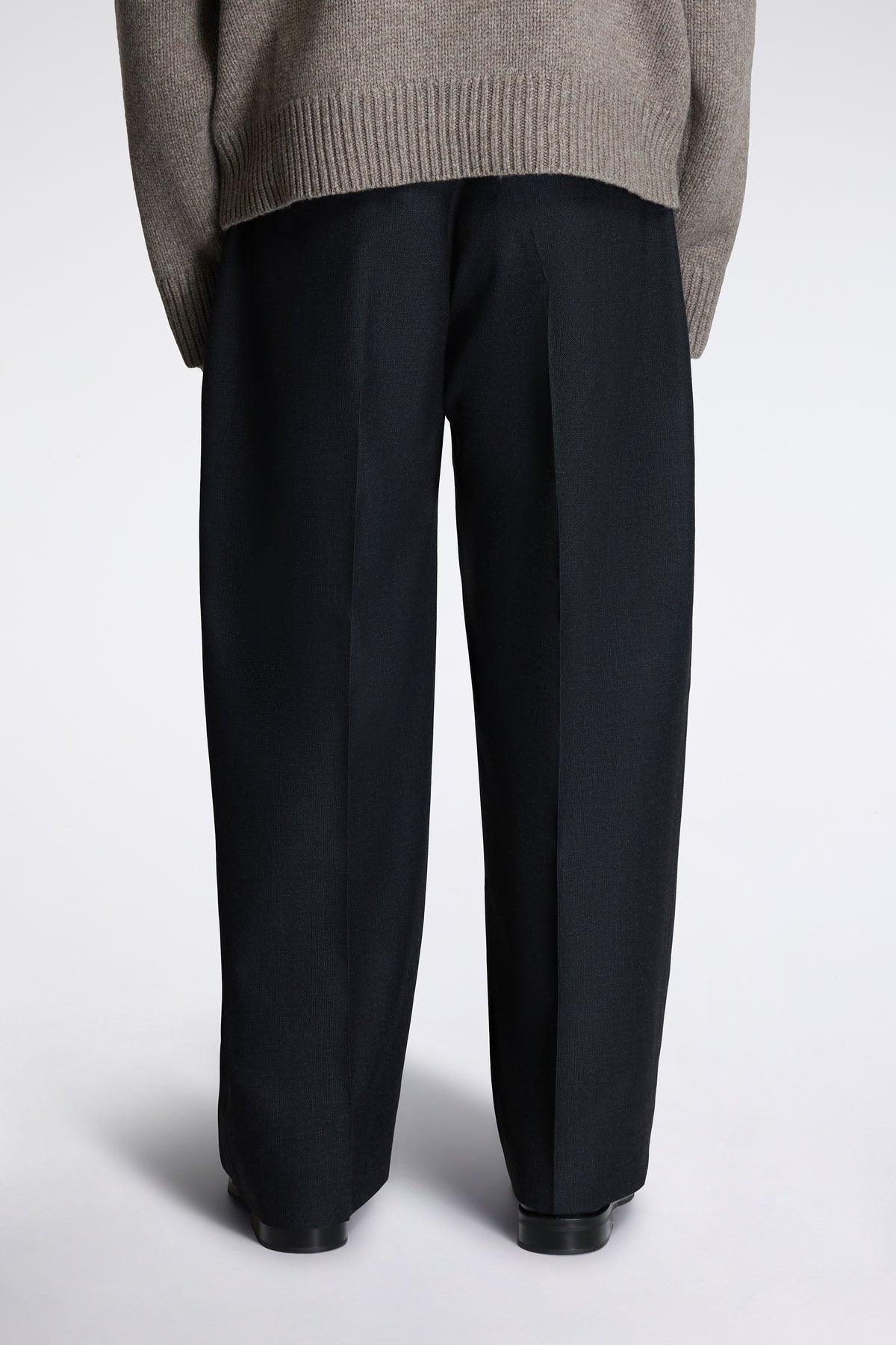 Pull Curved Leg Pant Flint