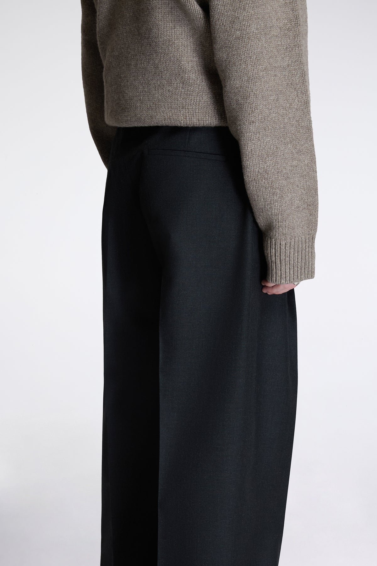 Pull Curved Leg Pant Flint