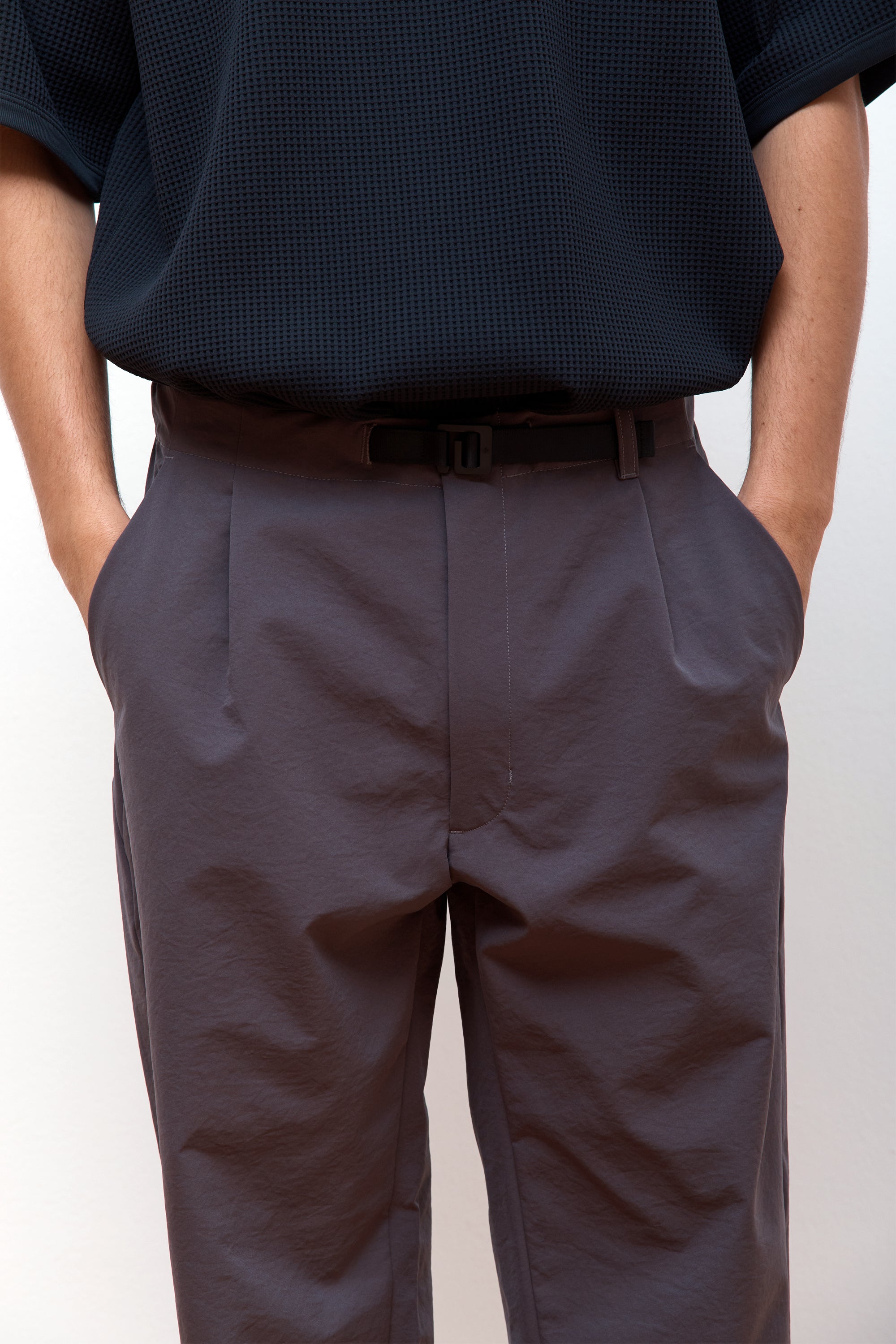 One Tuck Tapered Stretch Pant Asphalt