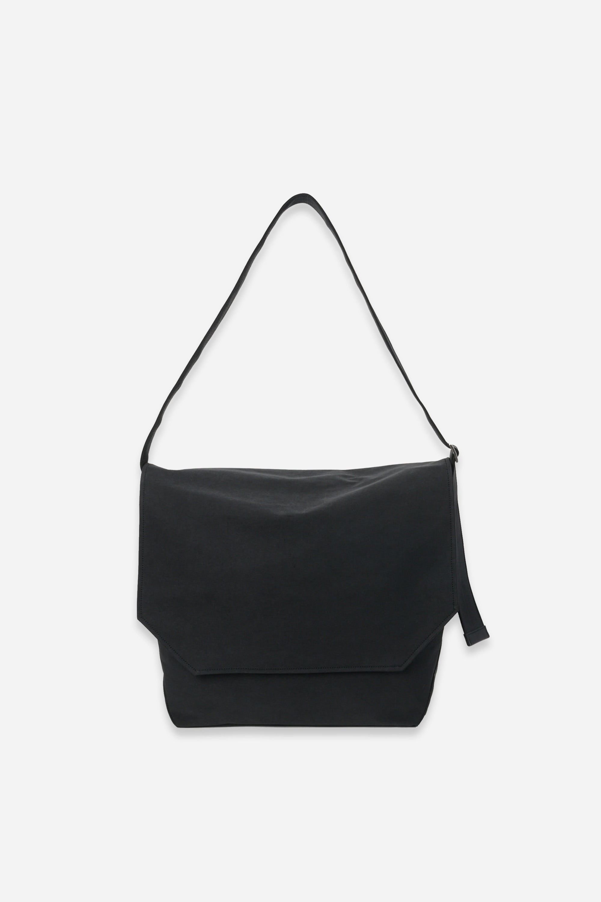 Flap Shoulder Big Black