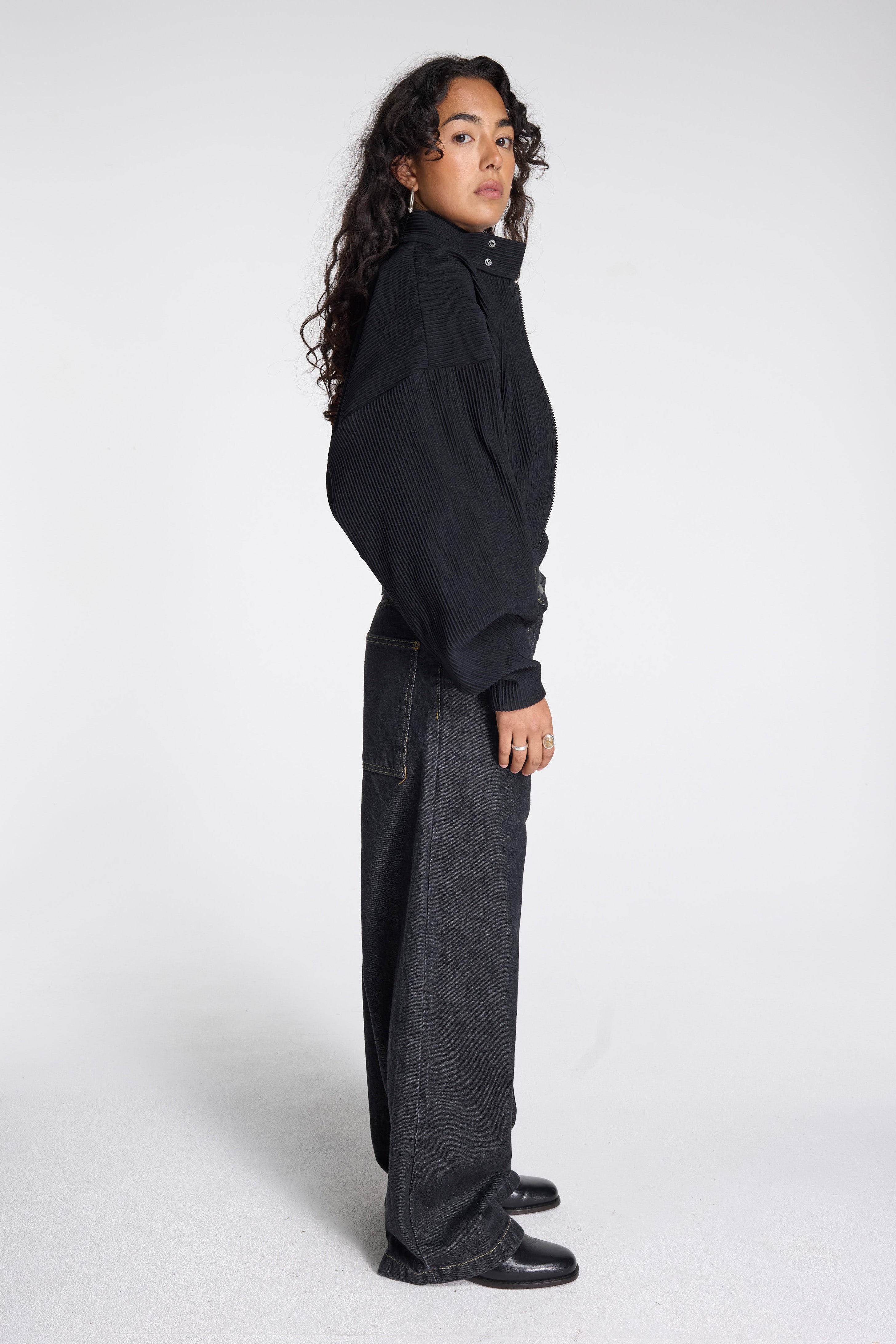 Hypha Cropped Bomber Jacket Black