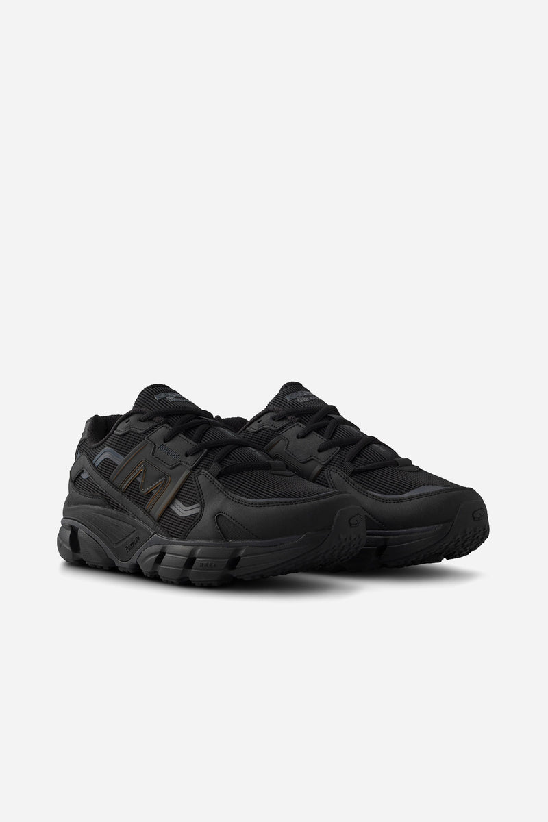 SUPER FULCRUM - BLACK / BLACK