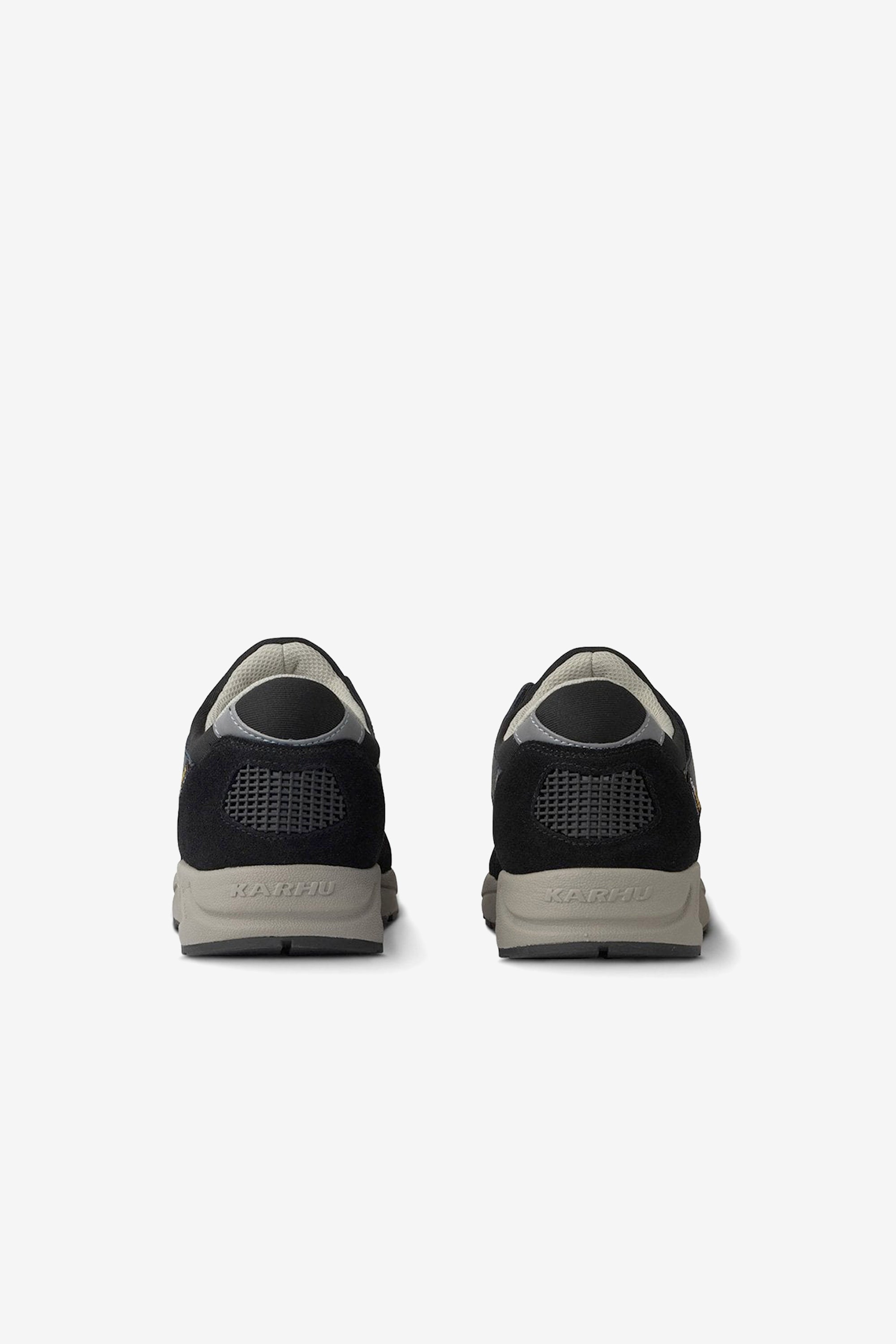 Aria 95 Caviar/Vintage Khaki