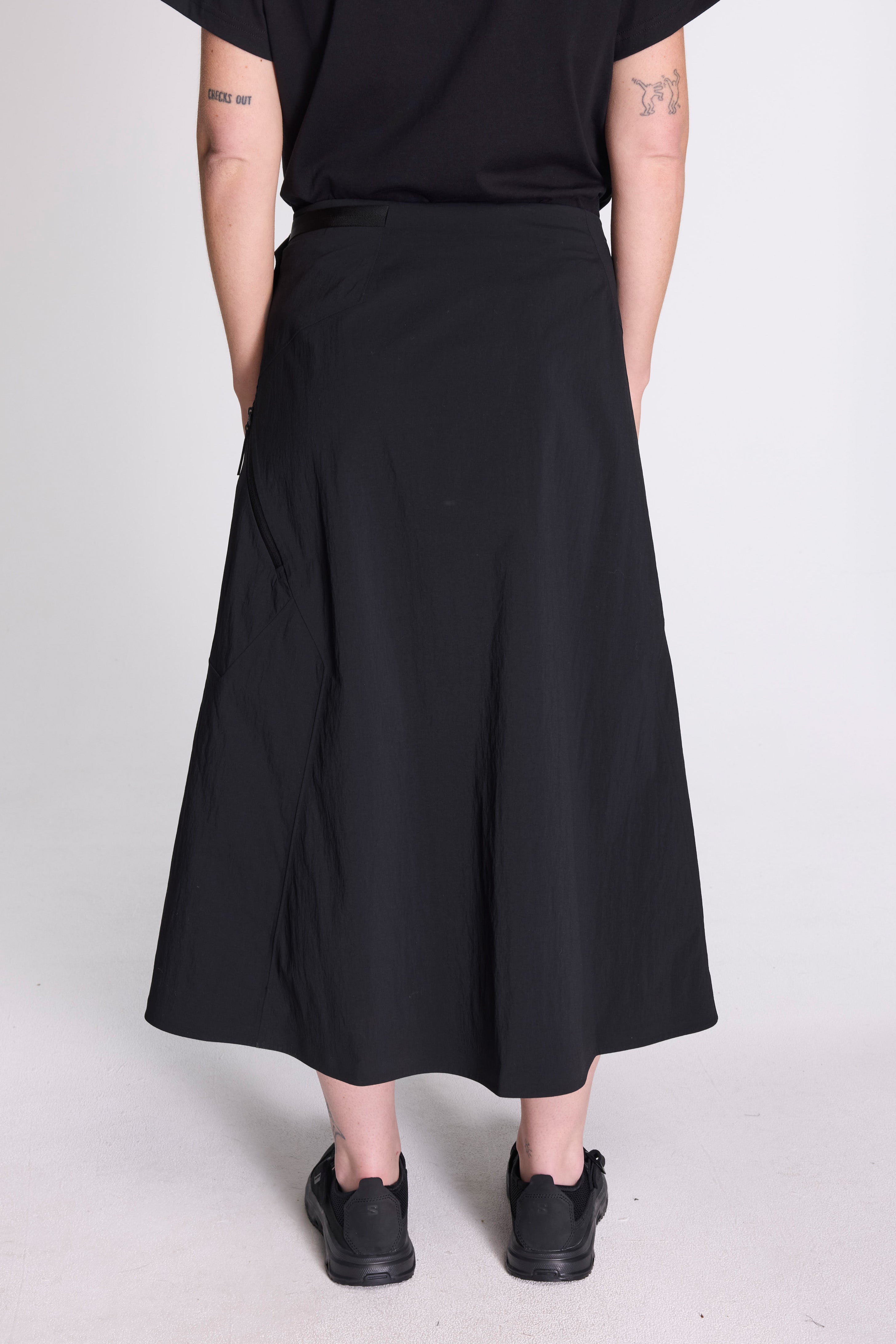 Veilance Lota Skirt W Black