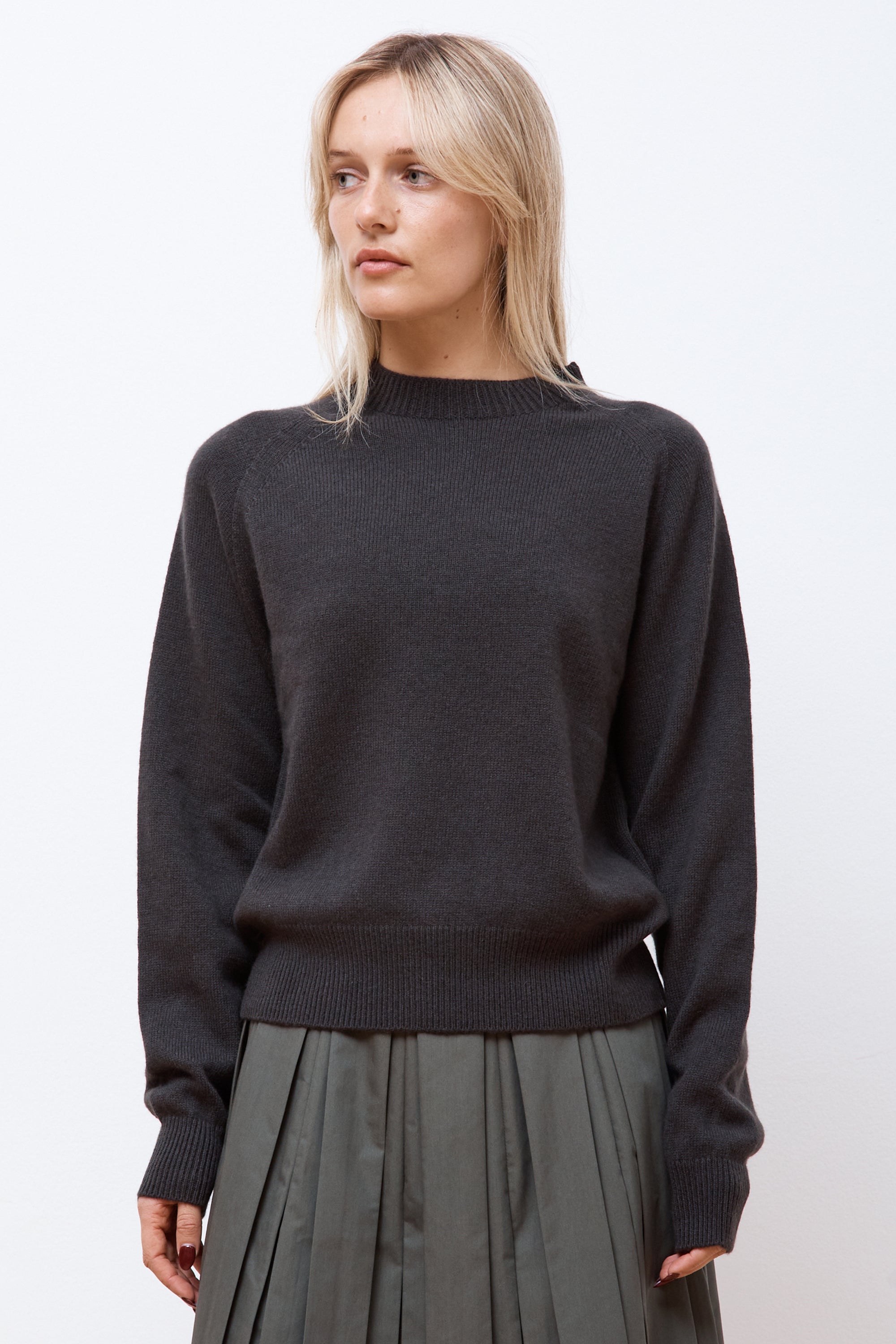 Short Classic Crew Neck Assam