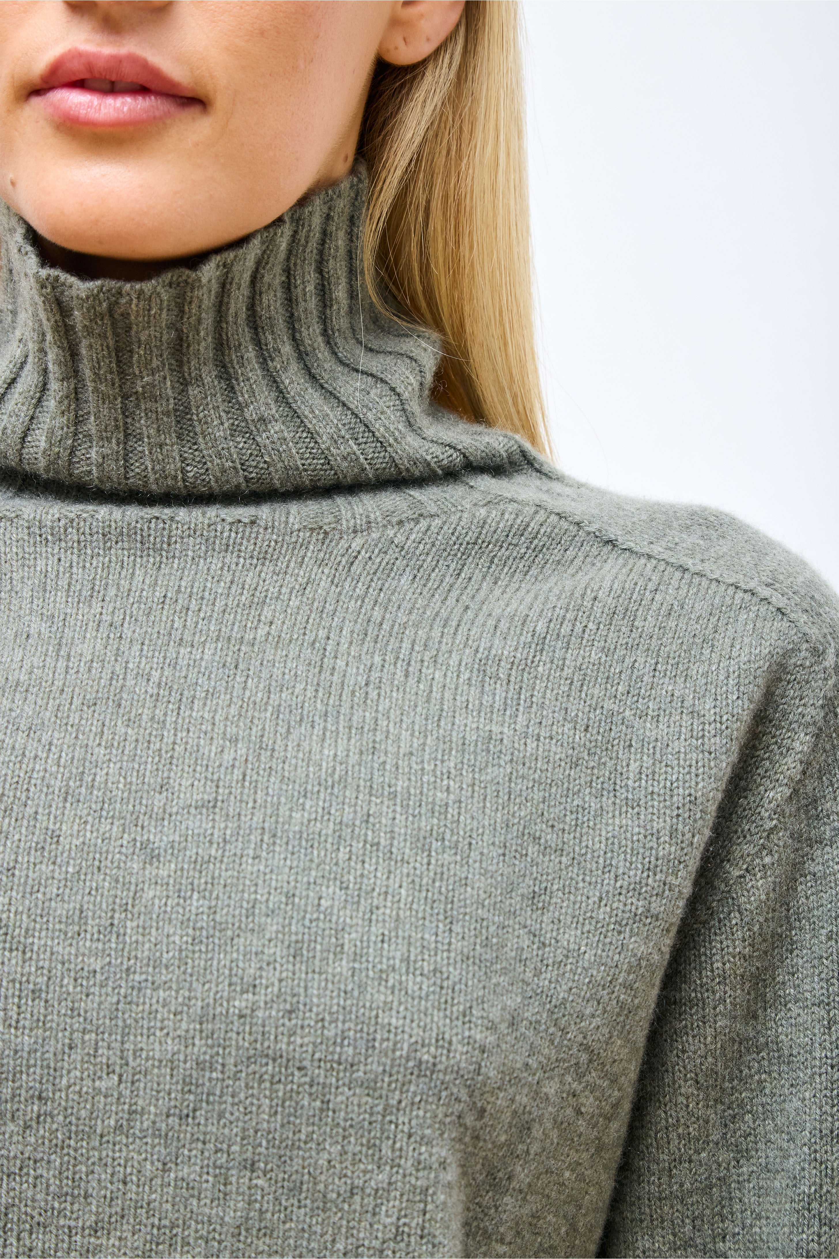 Wide Roll Neck Oregano