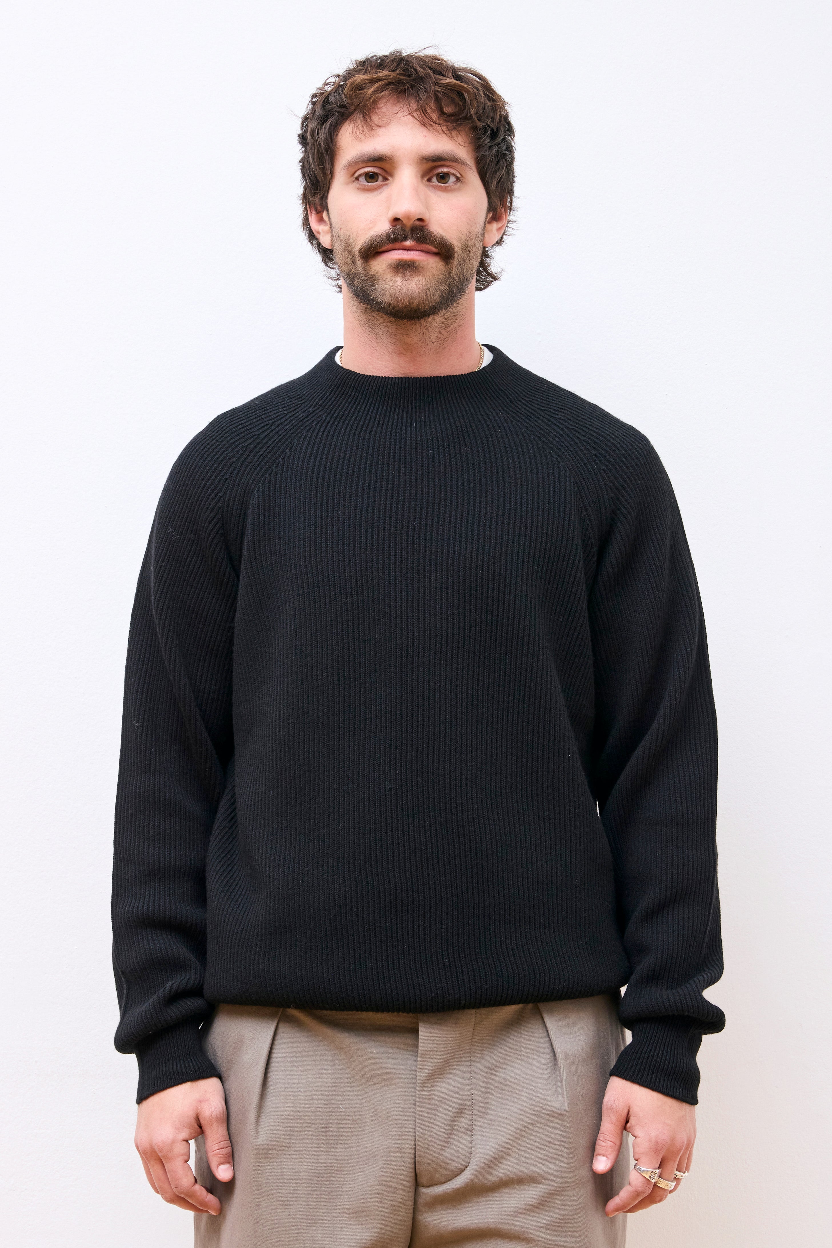 Simple Rib Crew Neck Black