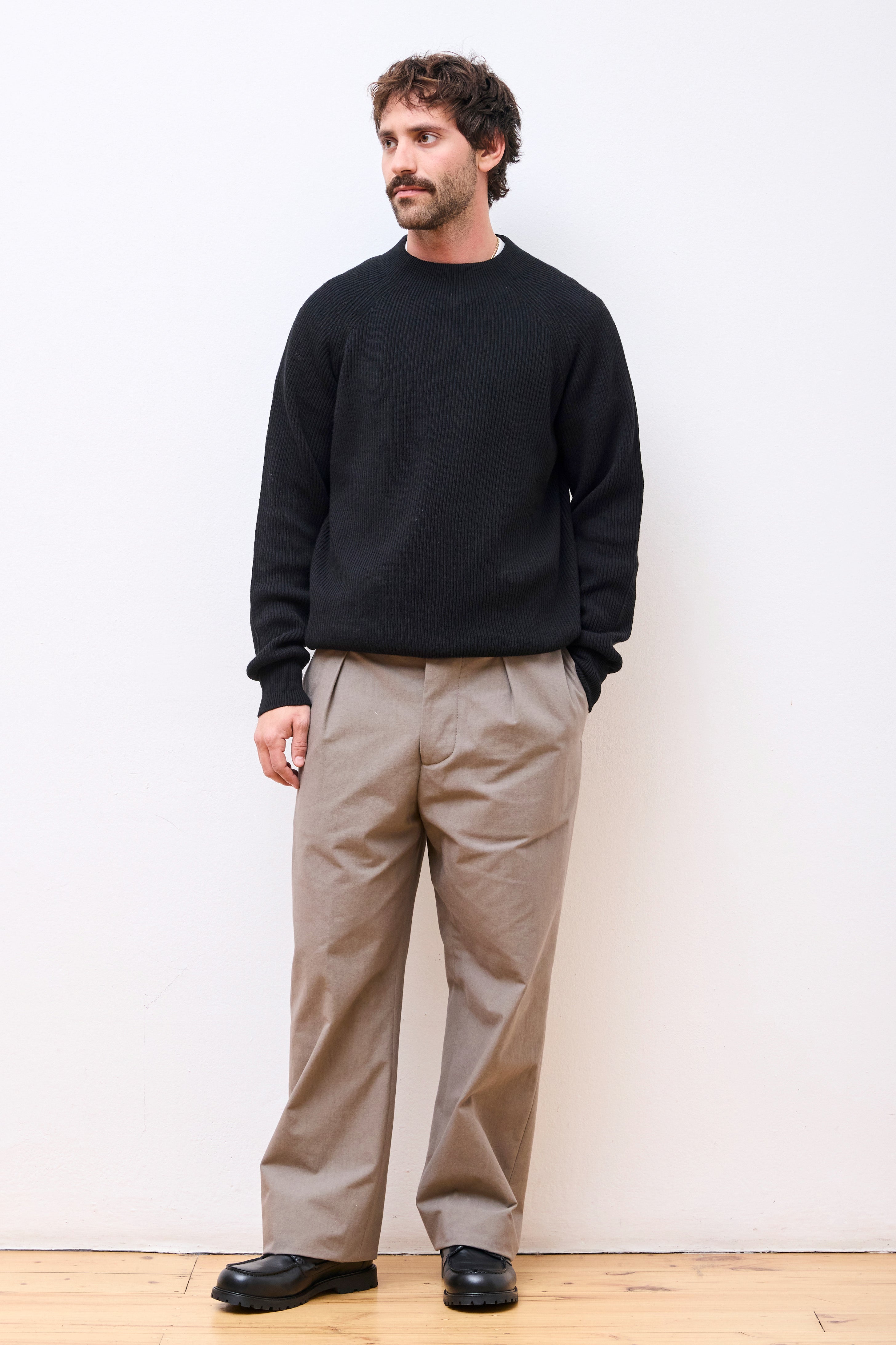 Simple Rib Crew Neck Black