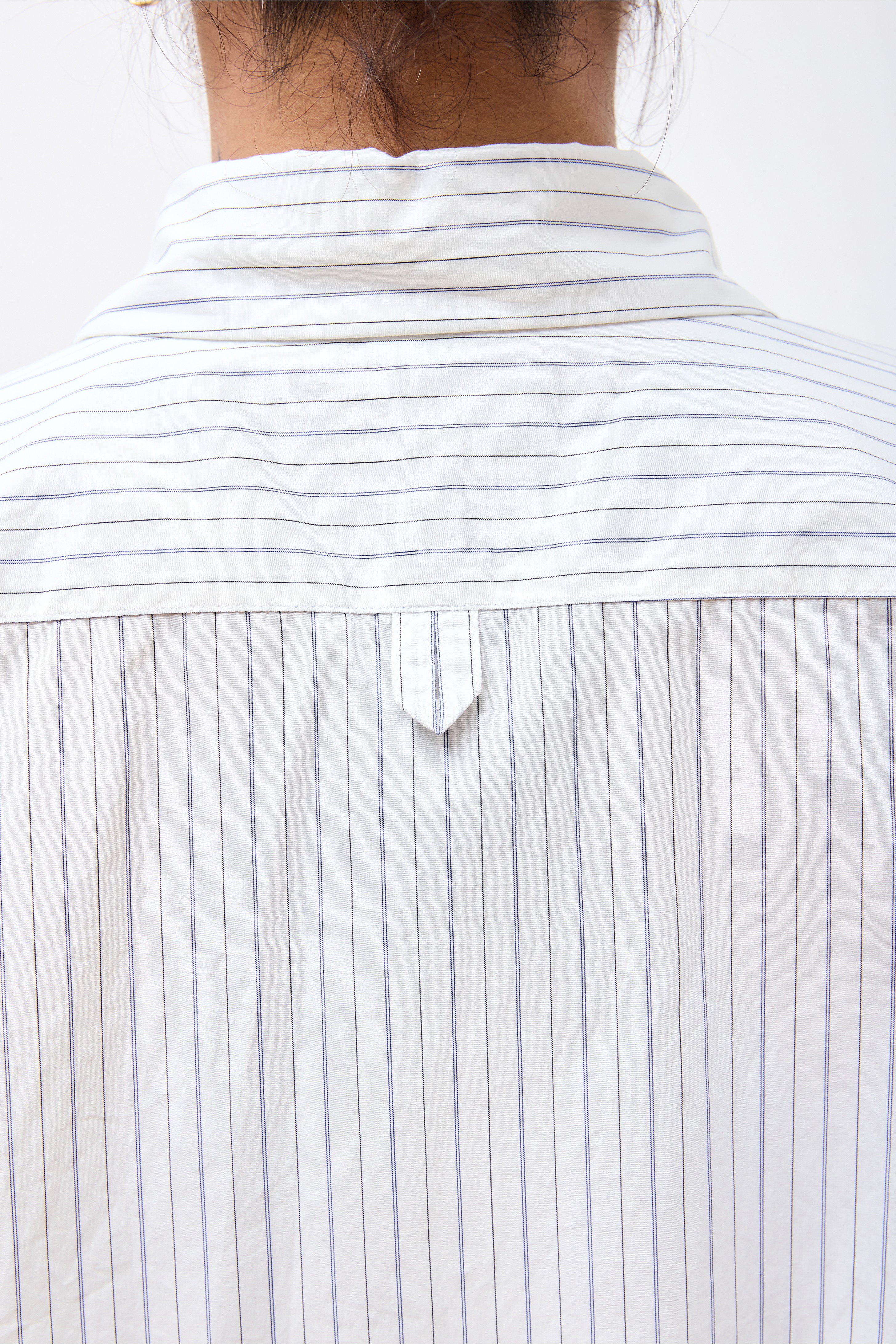 Simple Shirt White/Blue/Black