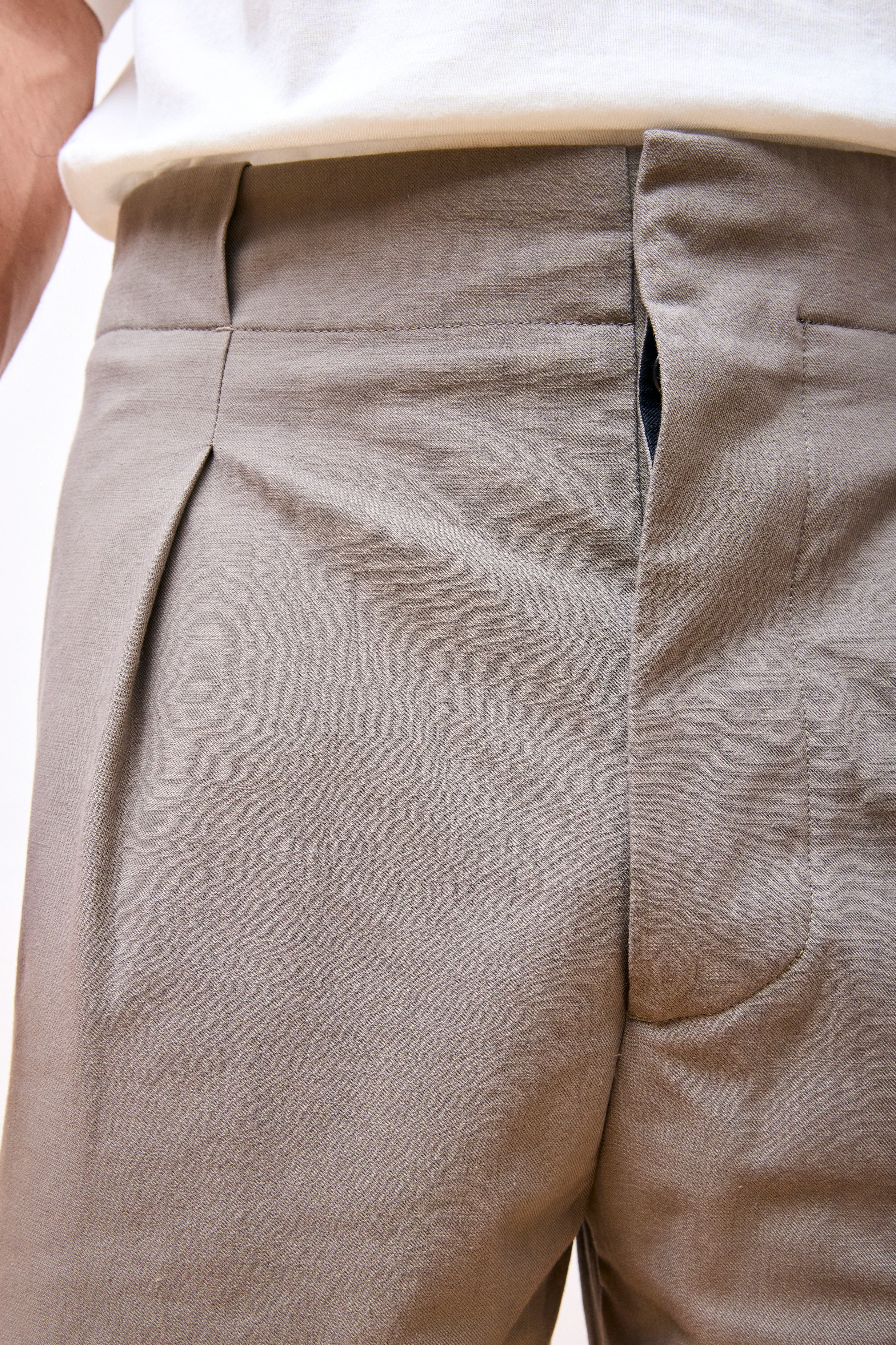 Wide Belt Loop Trouser Pebble