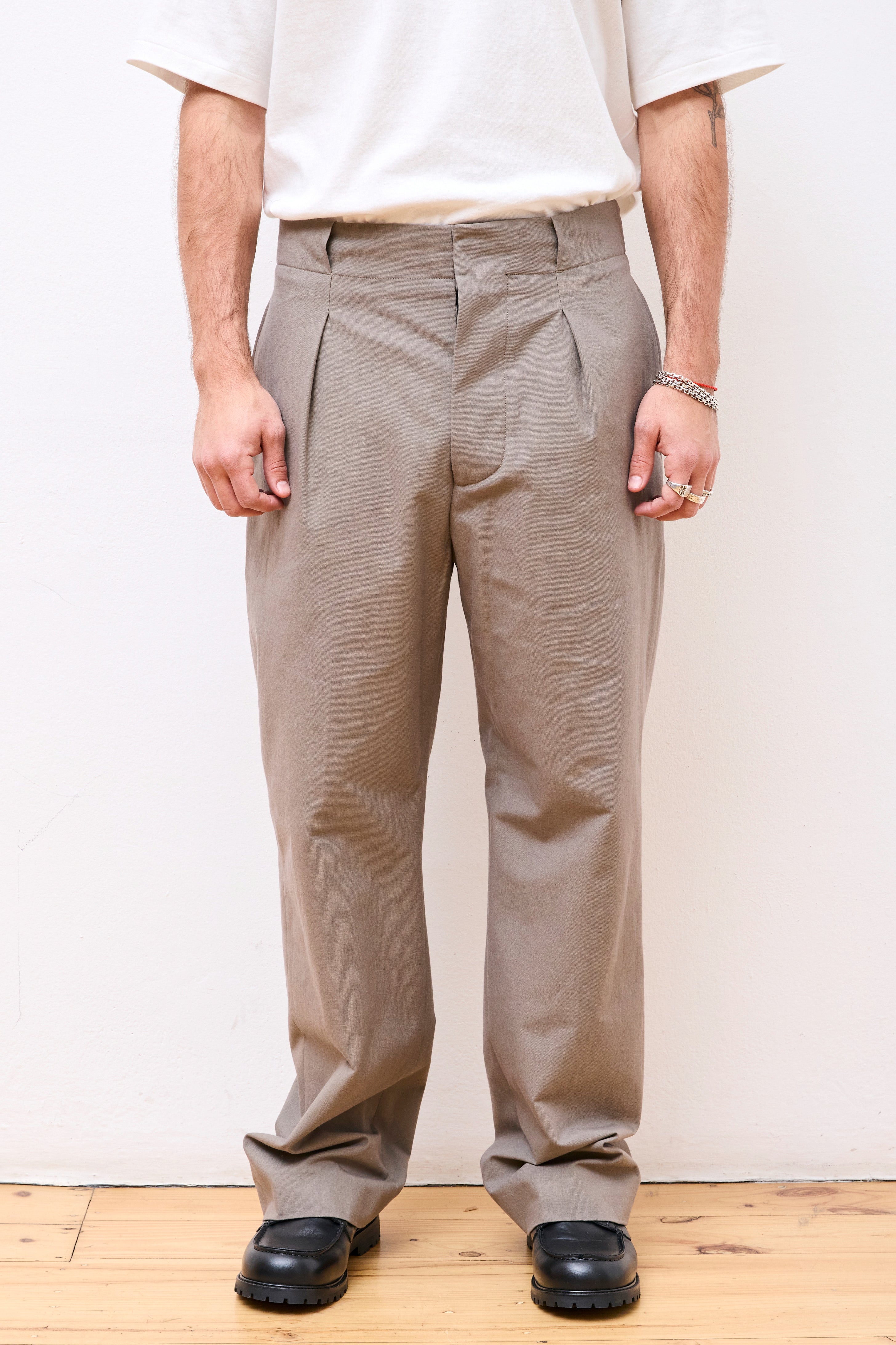 Wide Belt Loop Trouser Pebble