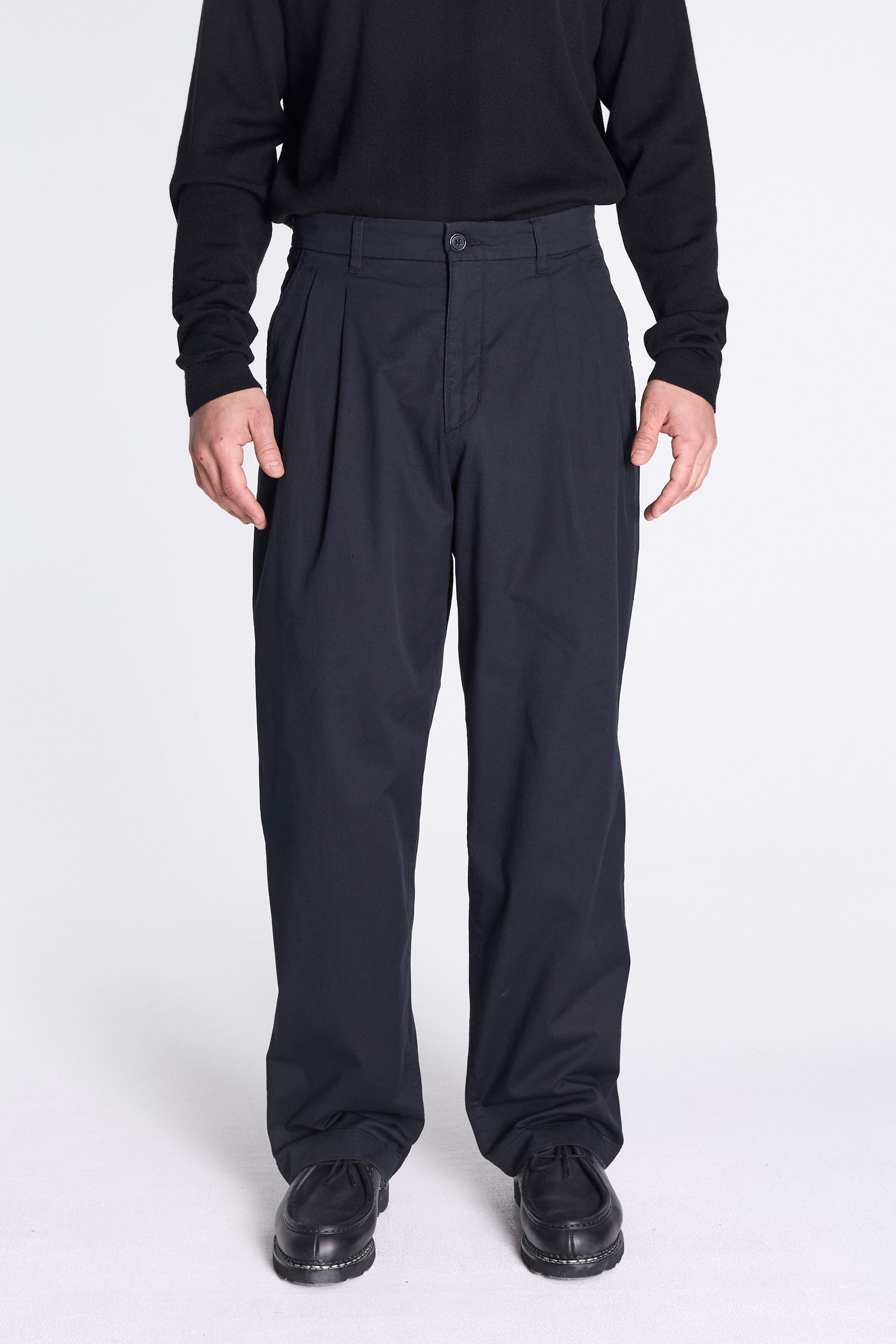 Benn Relaxed Twill Pleated Trouser Black