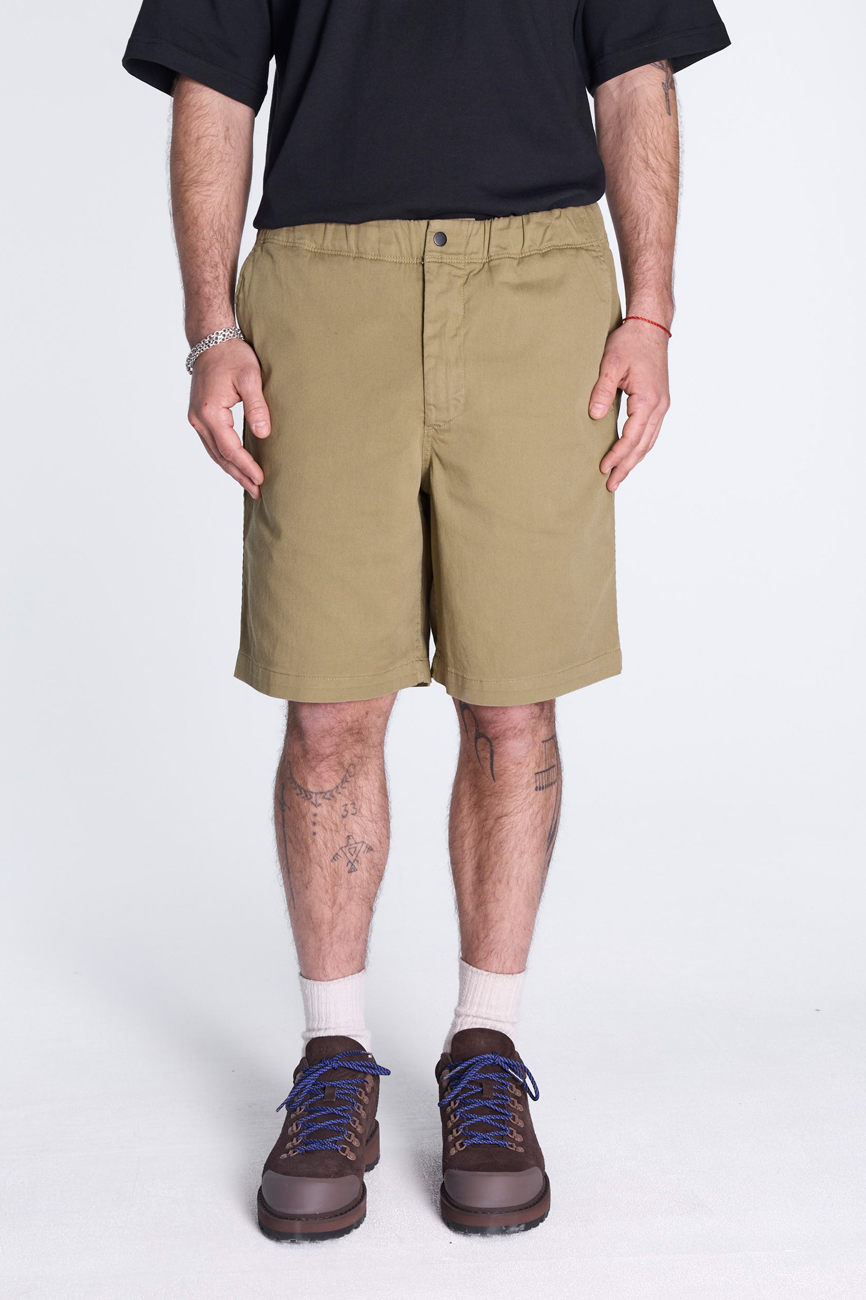 Ezra Relaxed Organic Stretch Twill Short Moss Green
