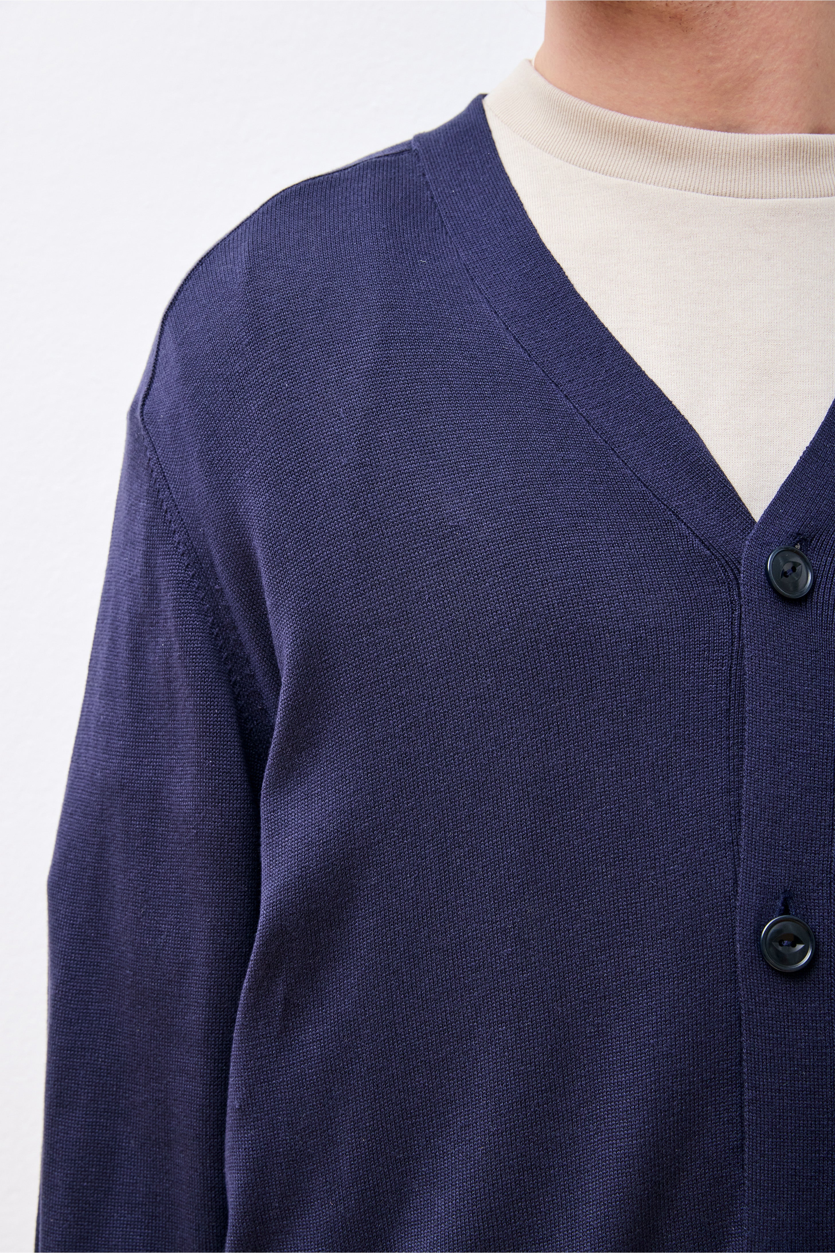 Dweller Cardigan 
Silk Yarn Dk. Navy