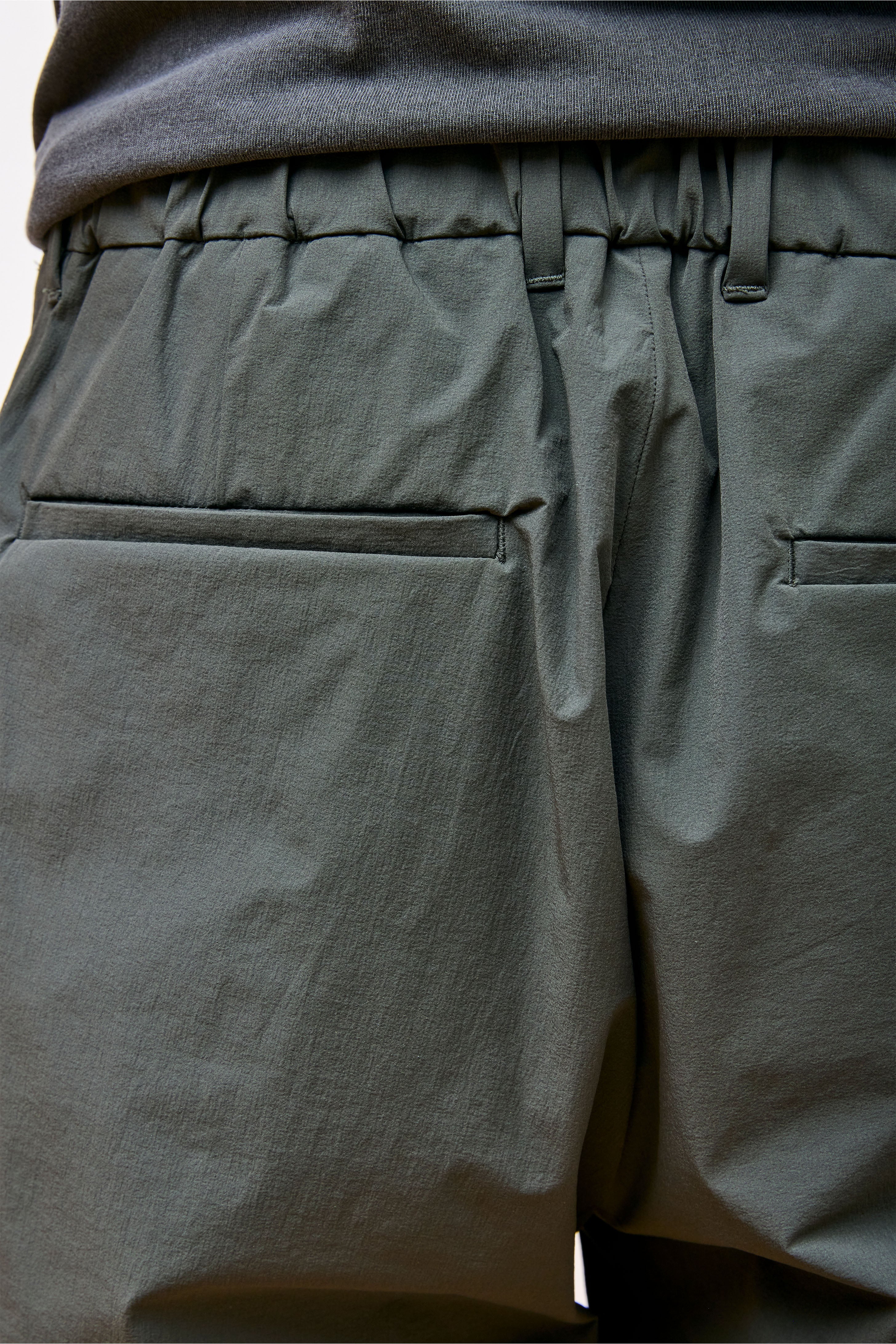 Benn Travel Light Pants Black Olive