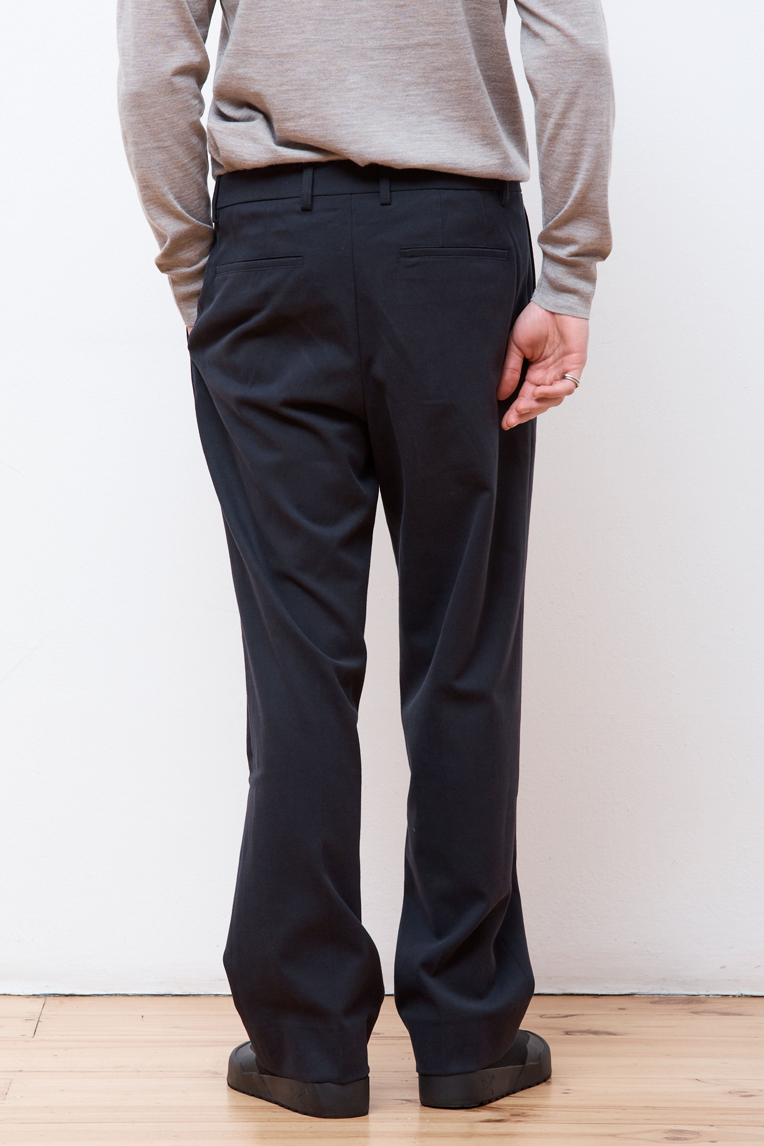 Benn Relaxed Cotton Wool Twill Pleated Trouser Black