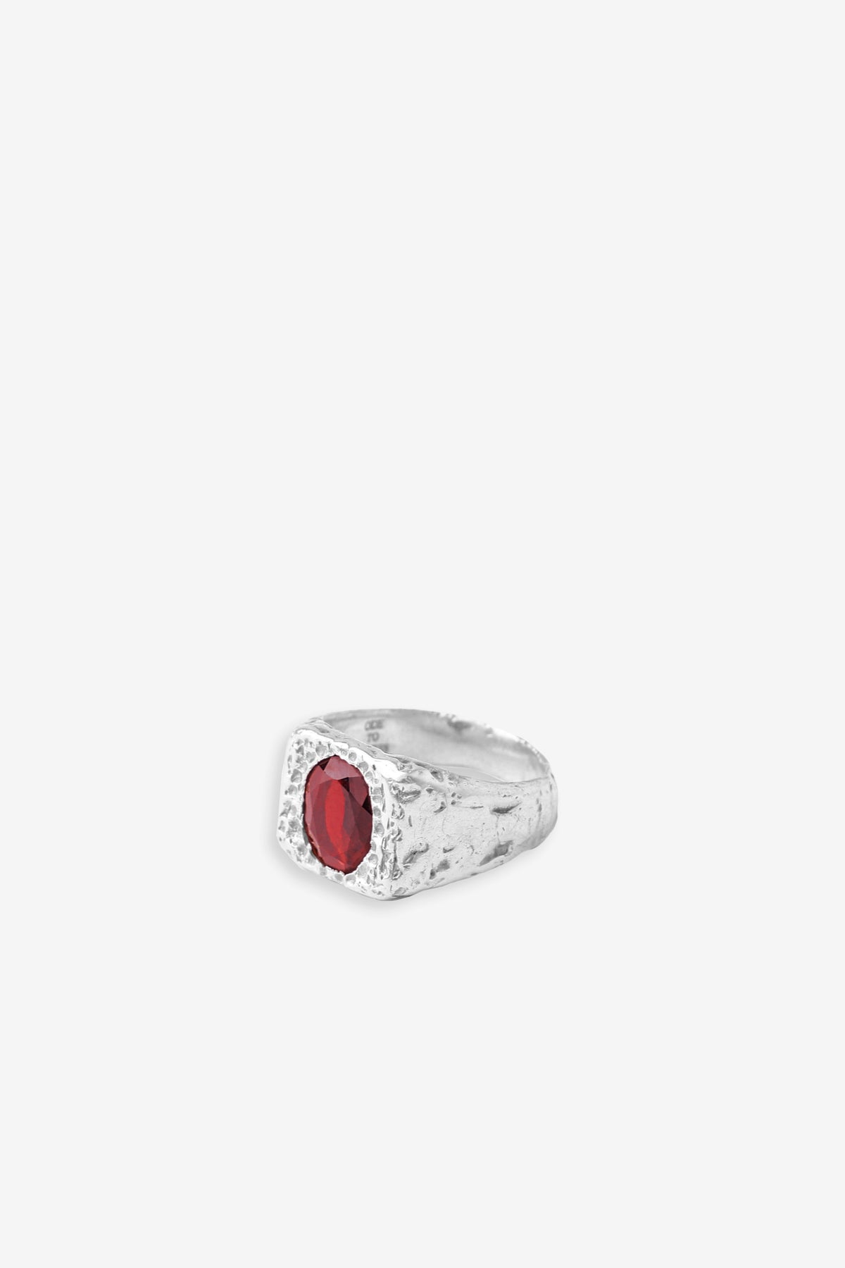 9X7 Garnet Texture Signet Silver 925 Silver / Garnet