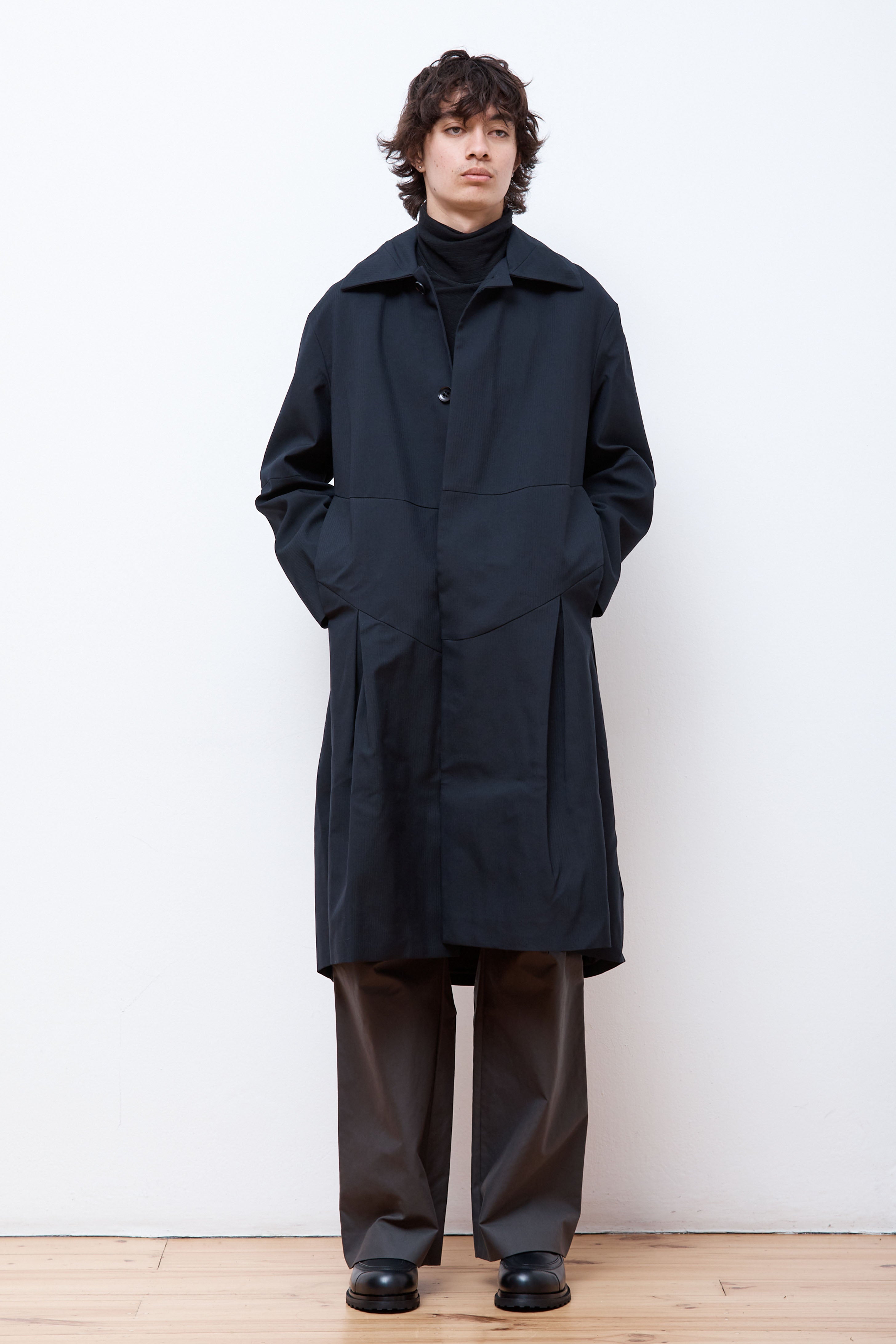 Resonance Pleat Coat  Dark Navy