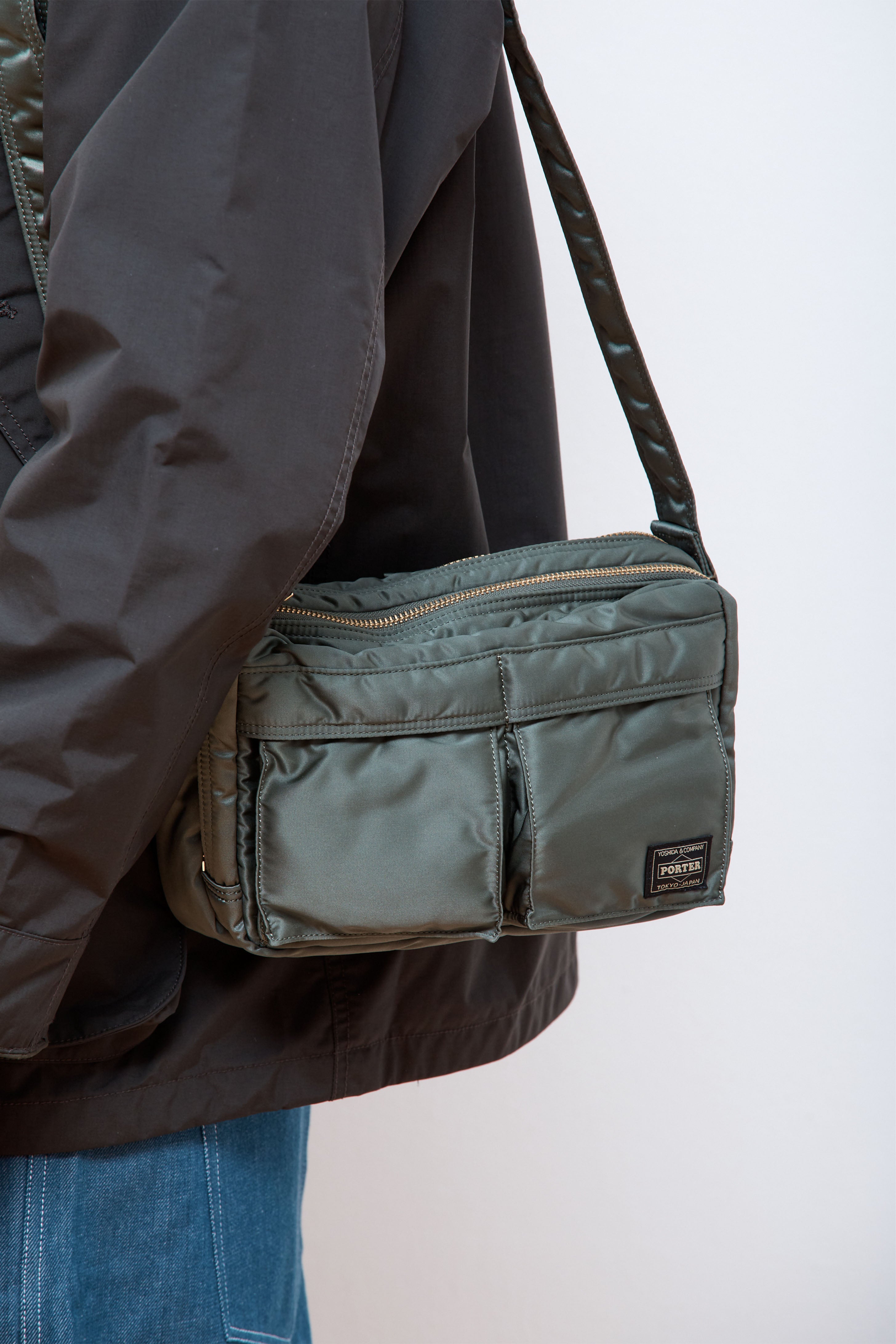 New Tanker Sling Bag W-Zip Sage Green