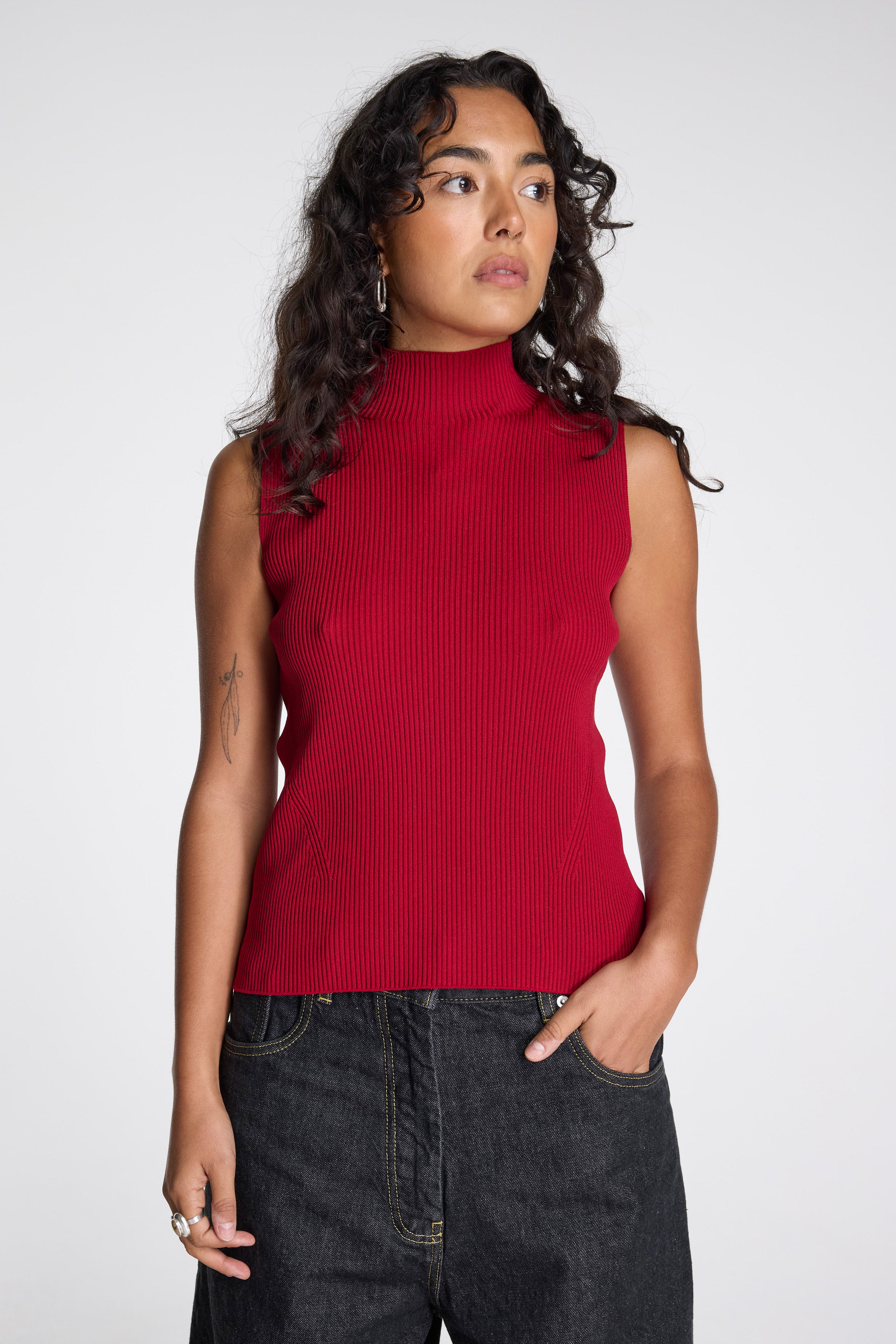 Portrait Sleeveless Top Marooon Red