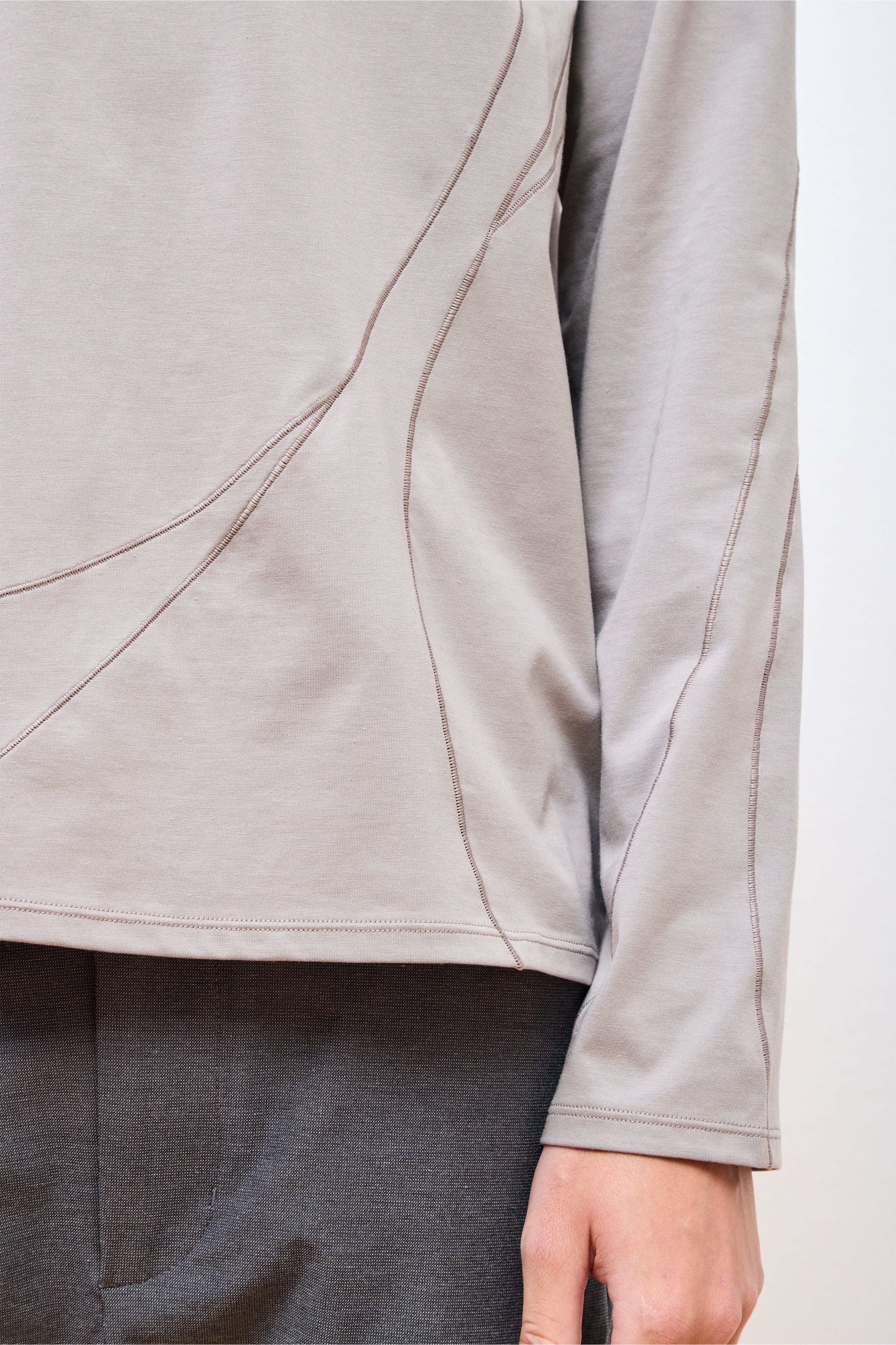 7.0 Long Sleeve Center Warm Grey