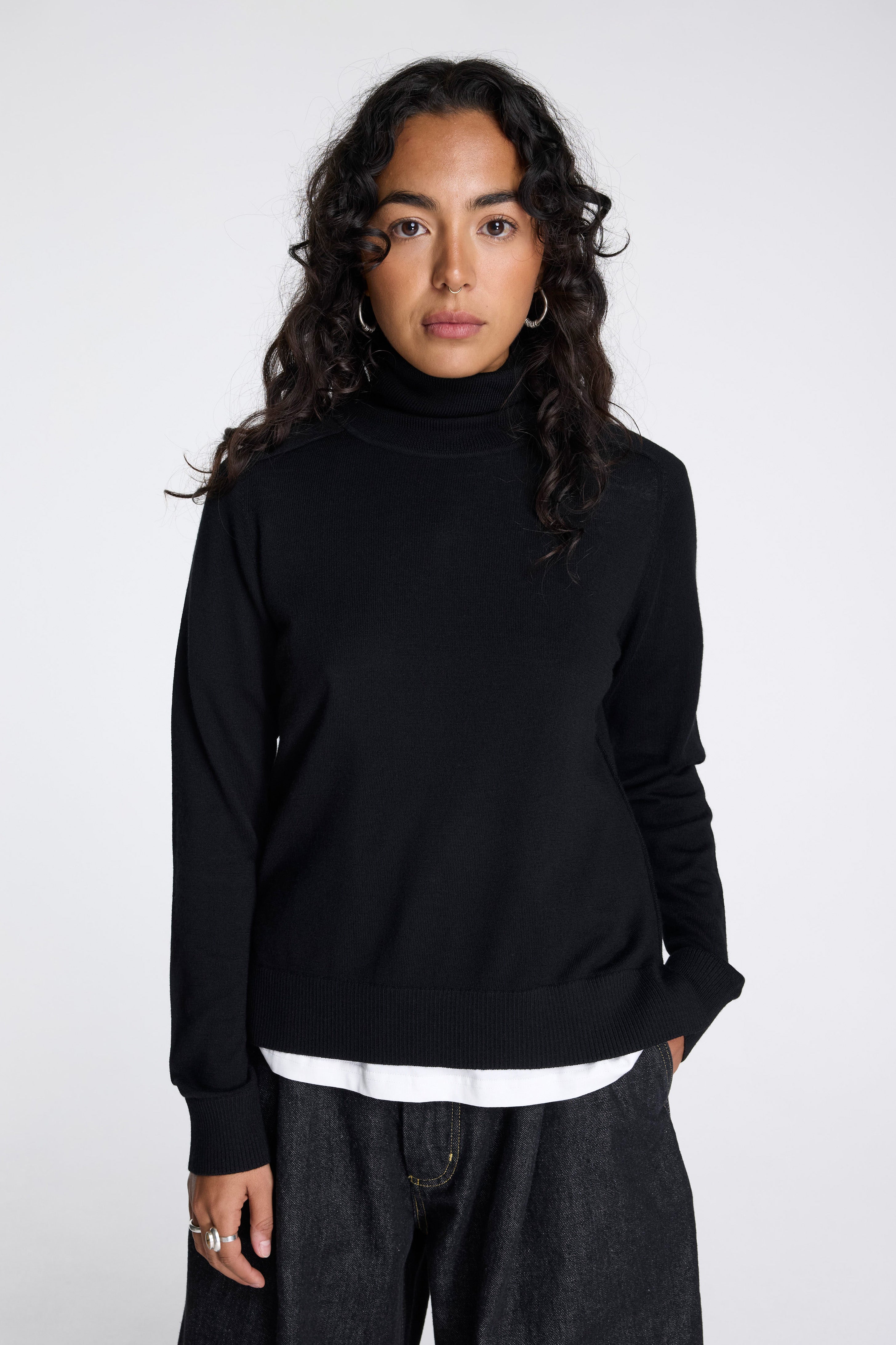 Raglan Merino Turtleneck Black