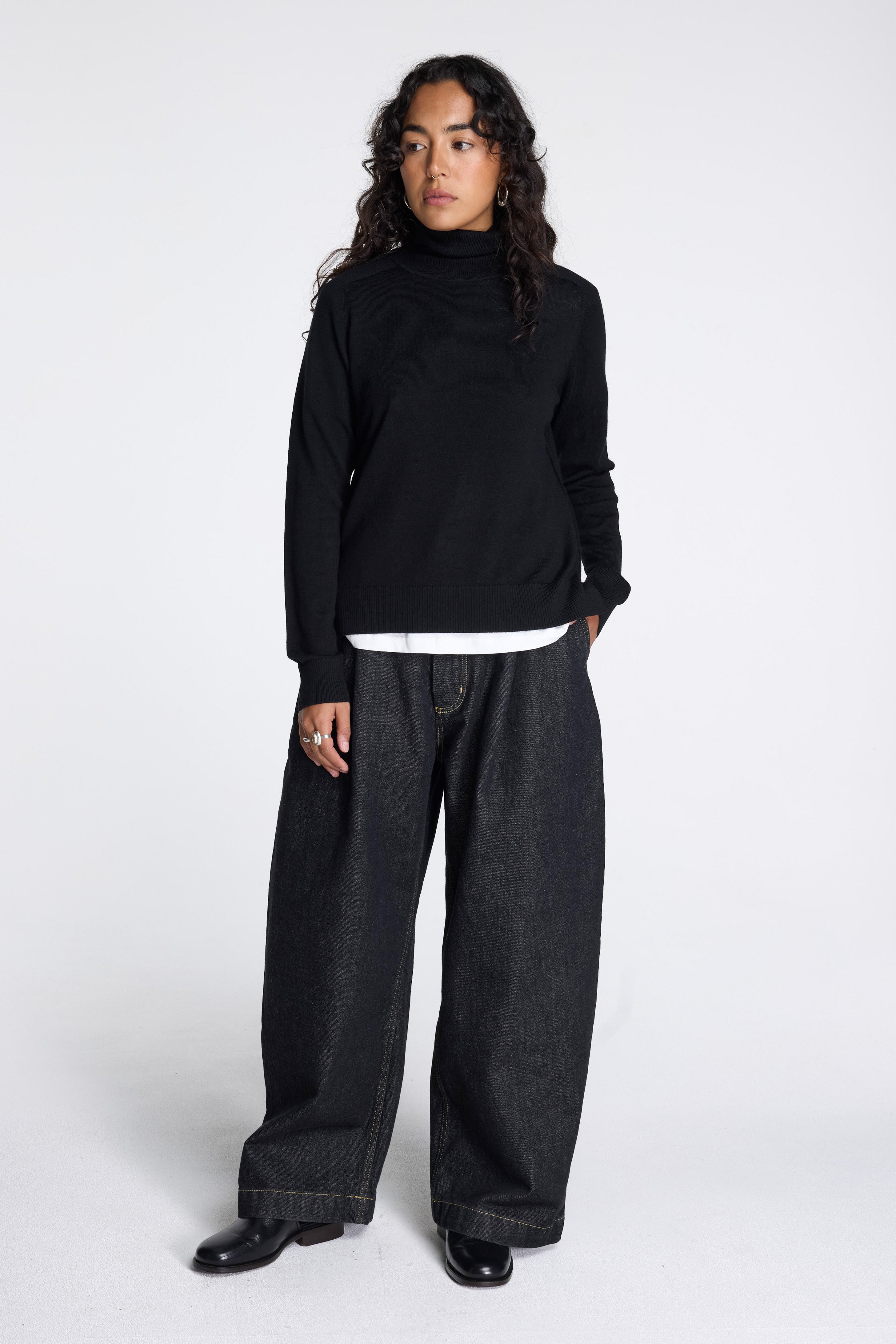 Raglan Merino Turtleneck Black