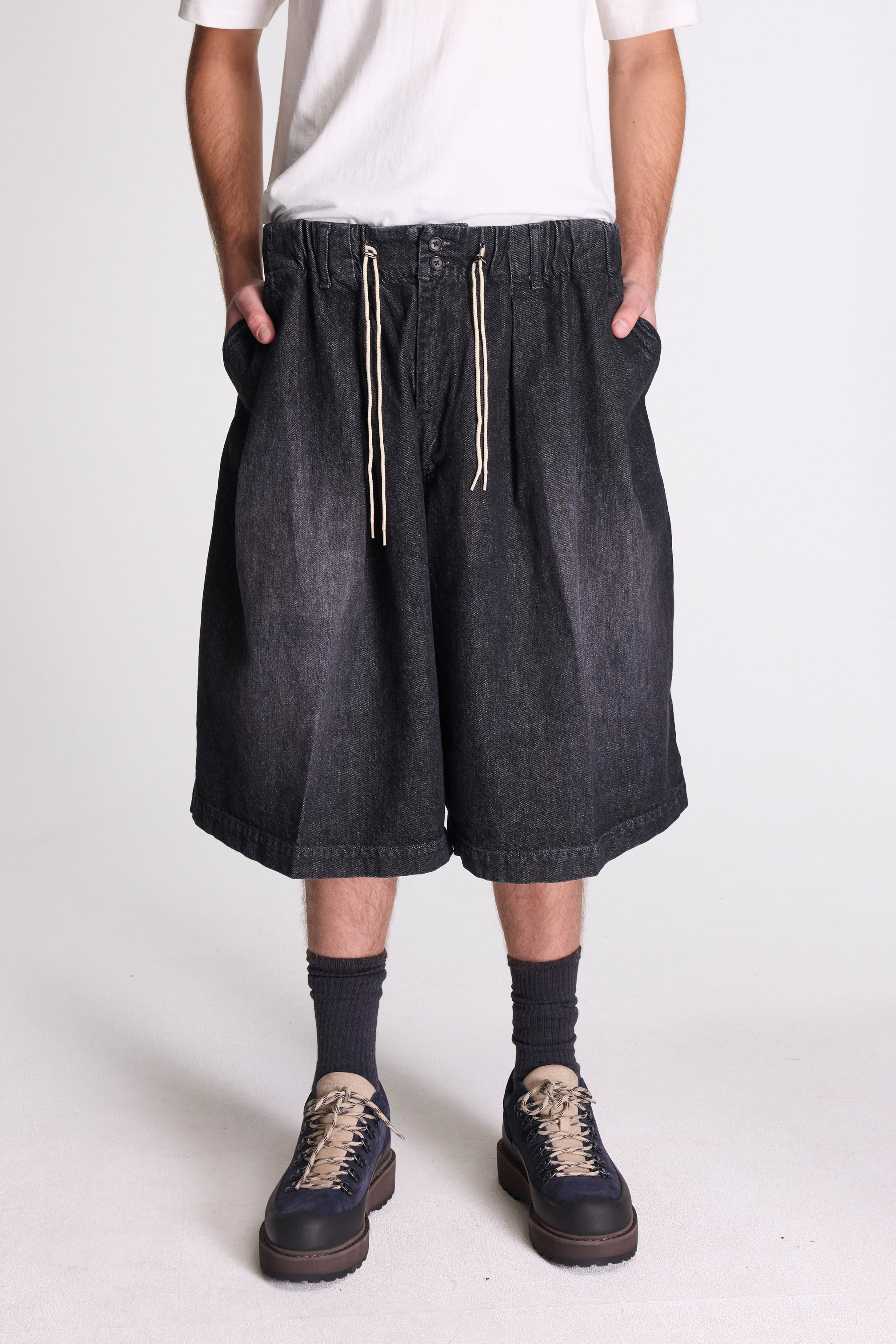 Circular Shorts Black Denim One Wash