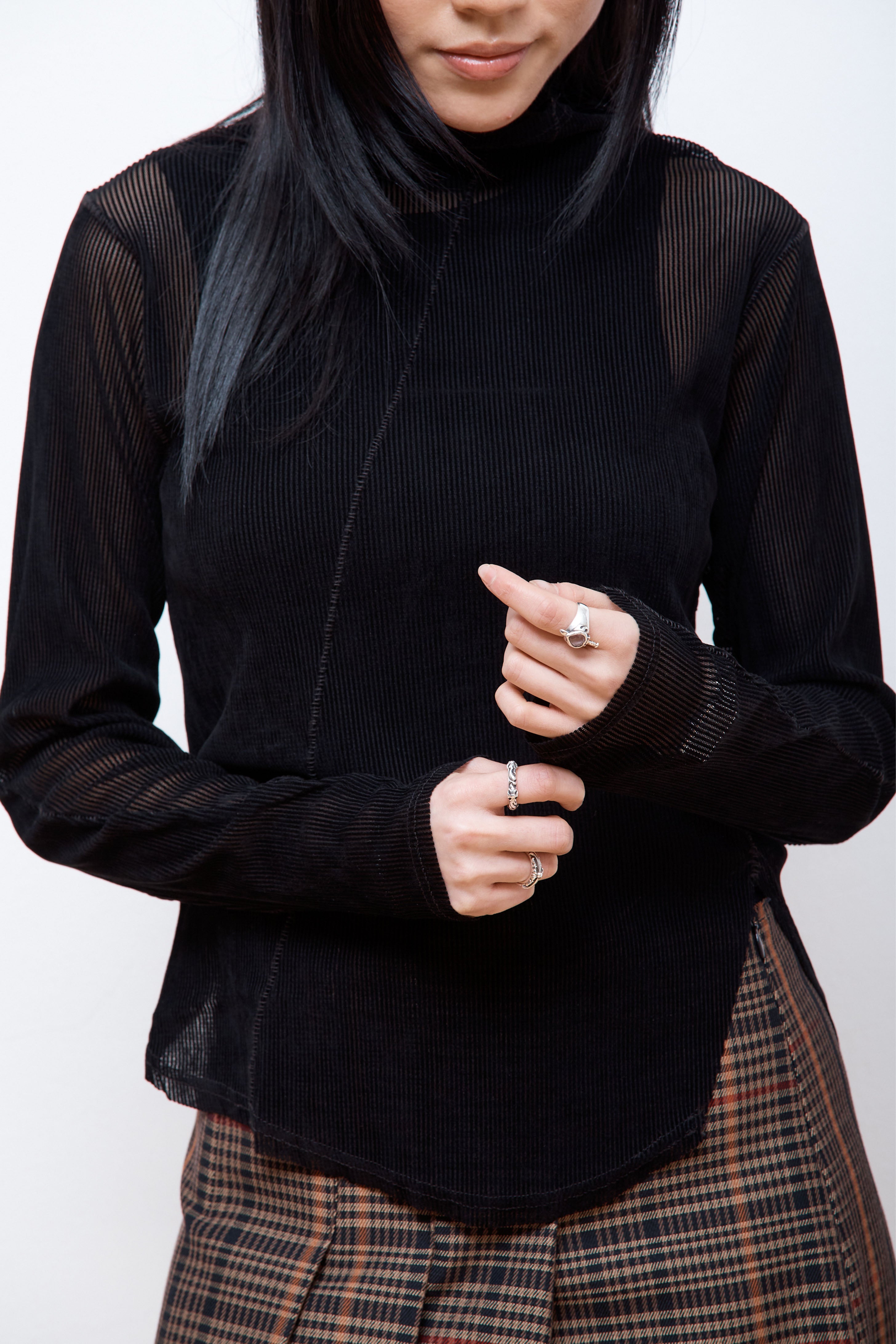 Mock Neck Twisted L/S Black