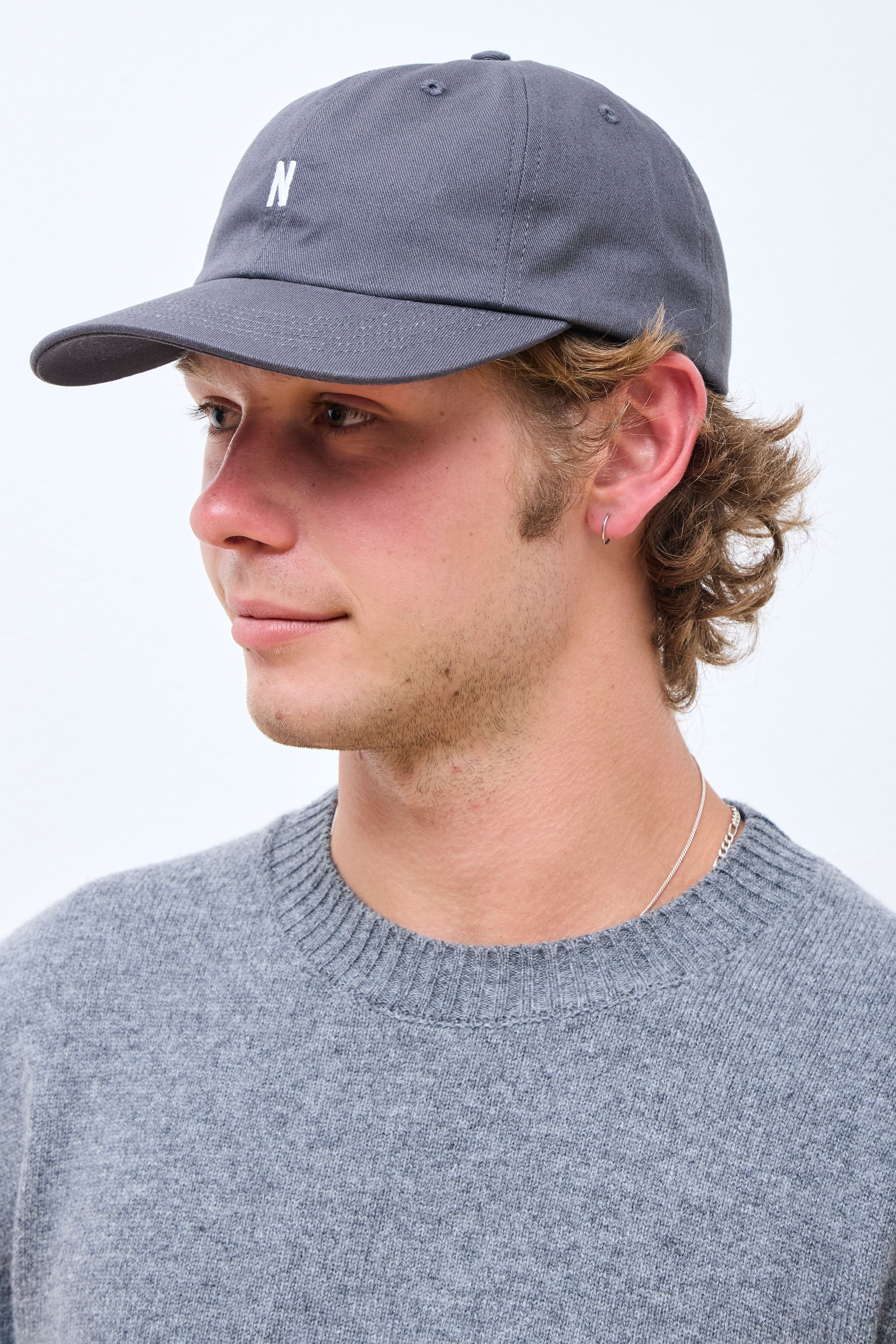 Twill Sports Cap Magnet Grey