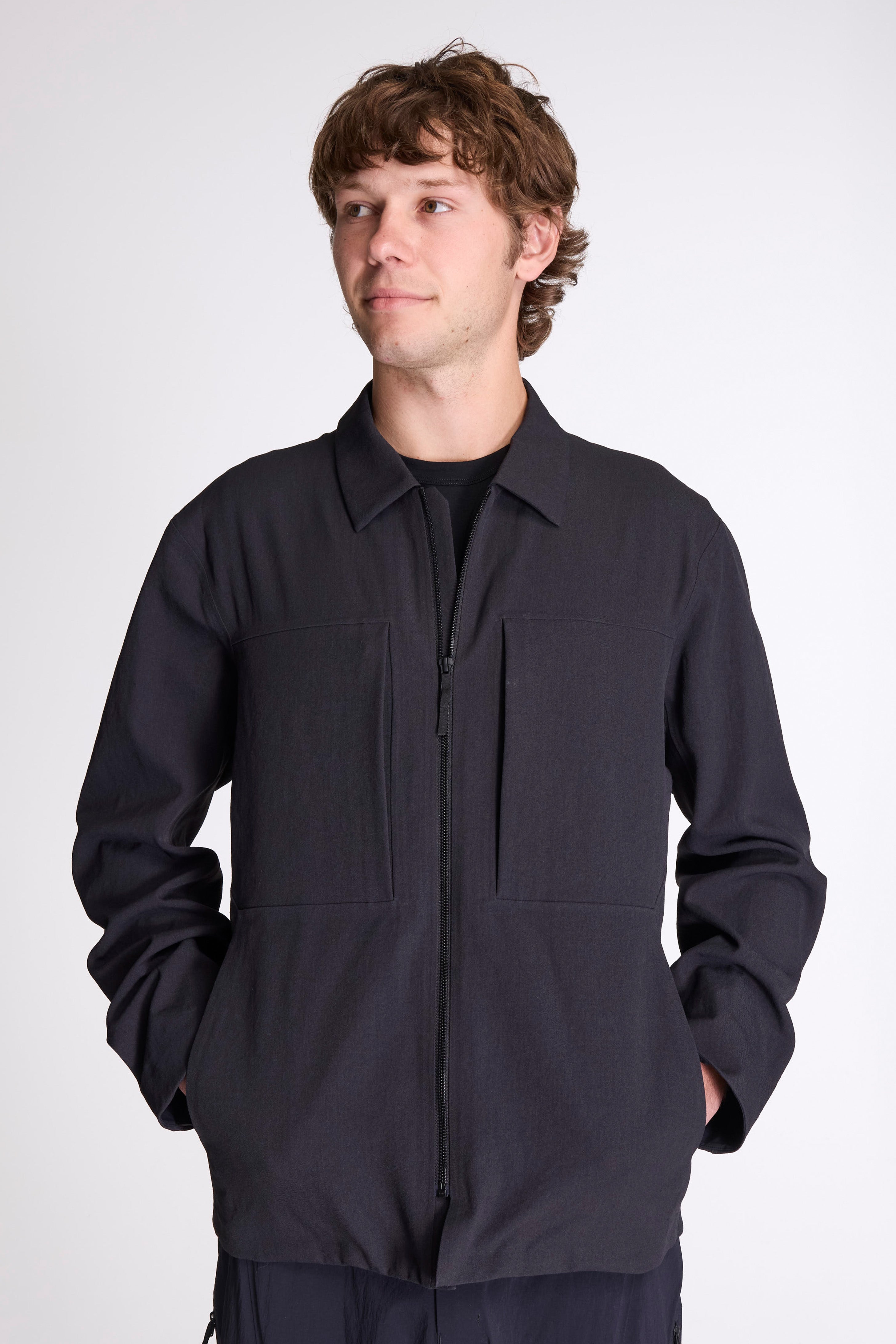 ジャケット・アウター VEILANCE MIONN SOFTSHELL OVERSHIRT BLK L VEILANCE MIONN SOFTSHELL OVERSHIRT BLK L