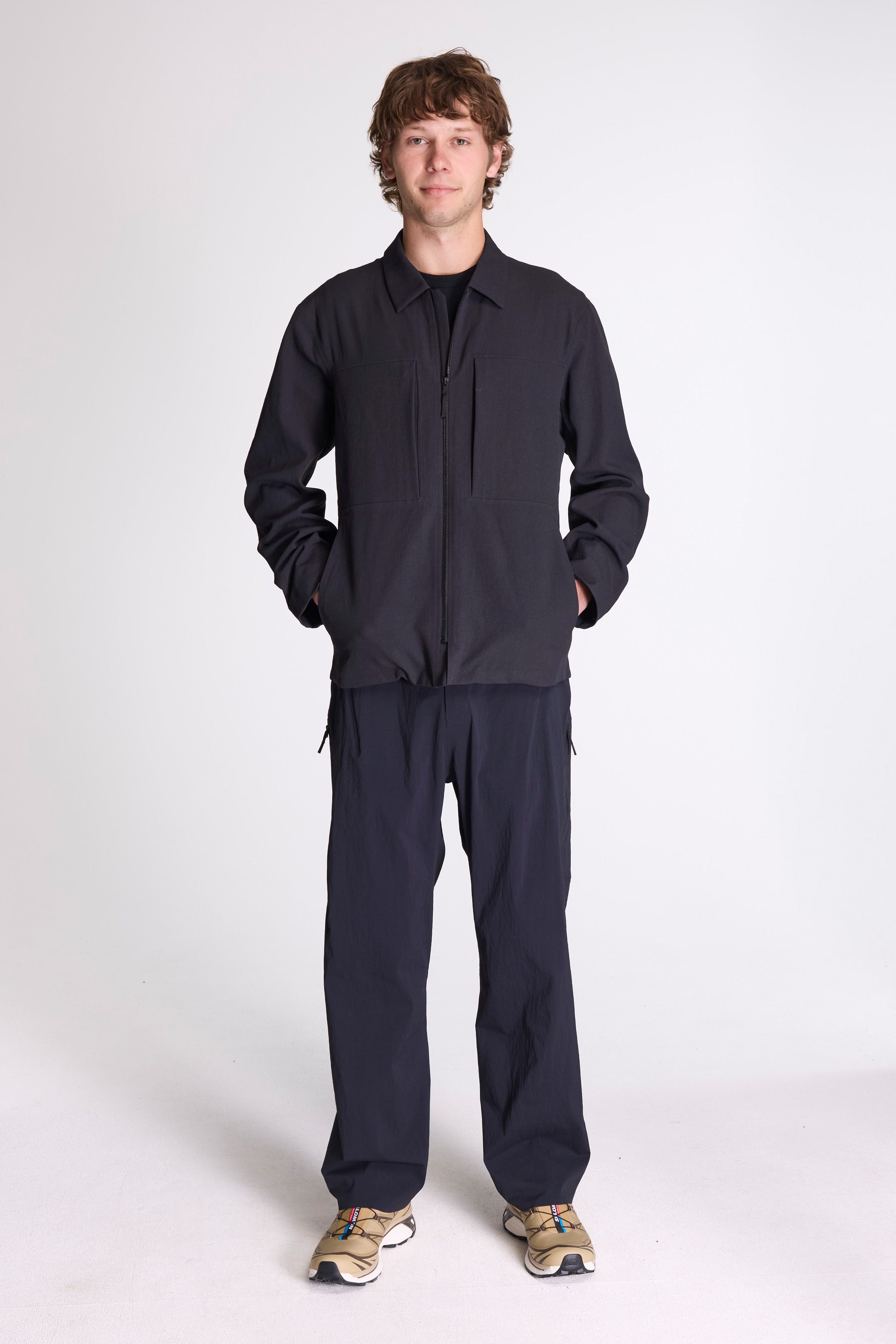 ジャケット・アウター VEILANCE MIONN SOFTSHELL OVERSHIRT BLK L Veilance Mionn Softshell Overshirt M Black