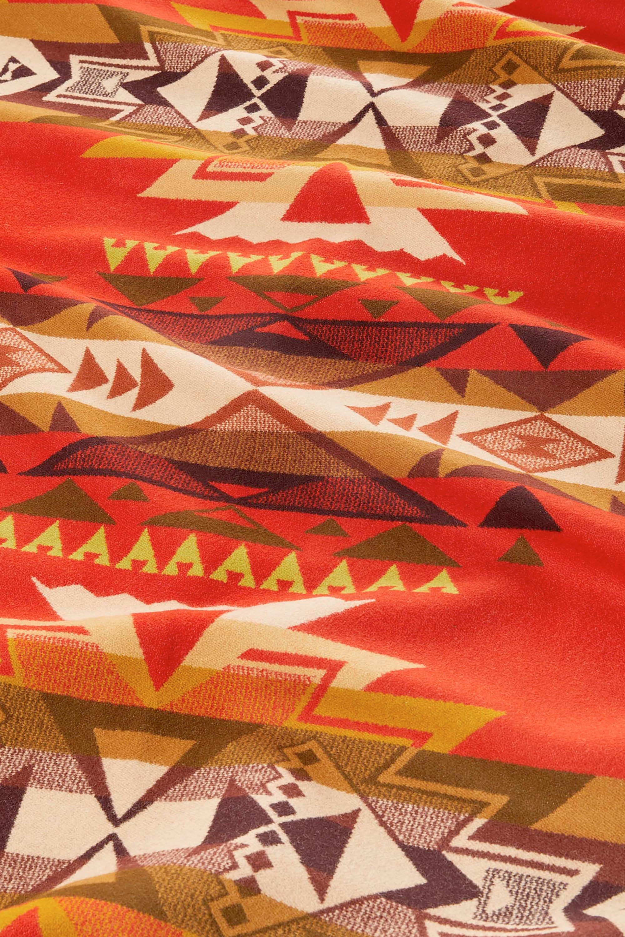 Limited Edition Jacquard Blanket Highland Peak Red