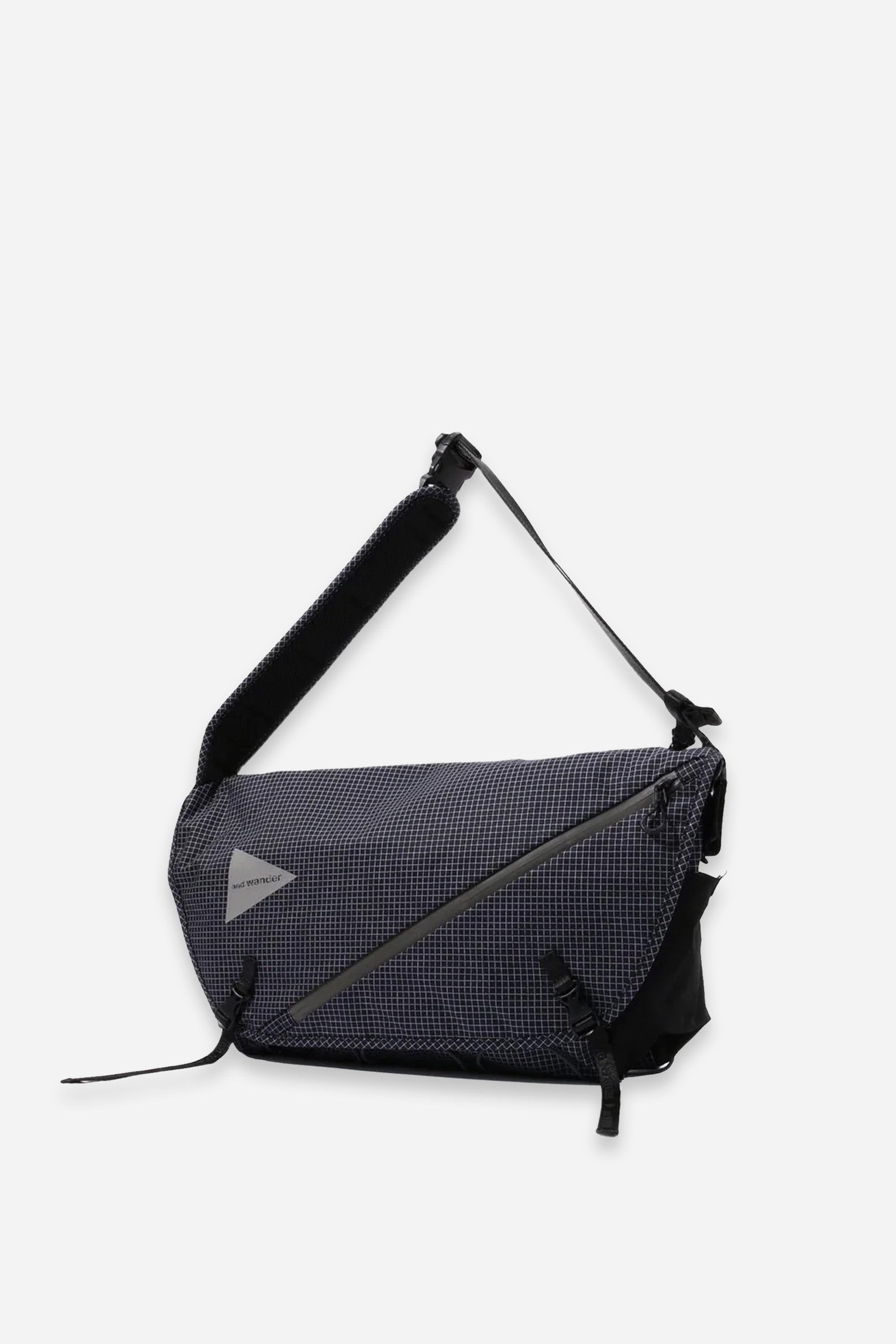 and Wander Ocean Rip Messenger Bag D.Navy