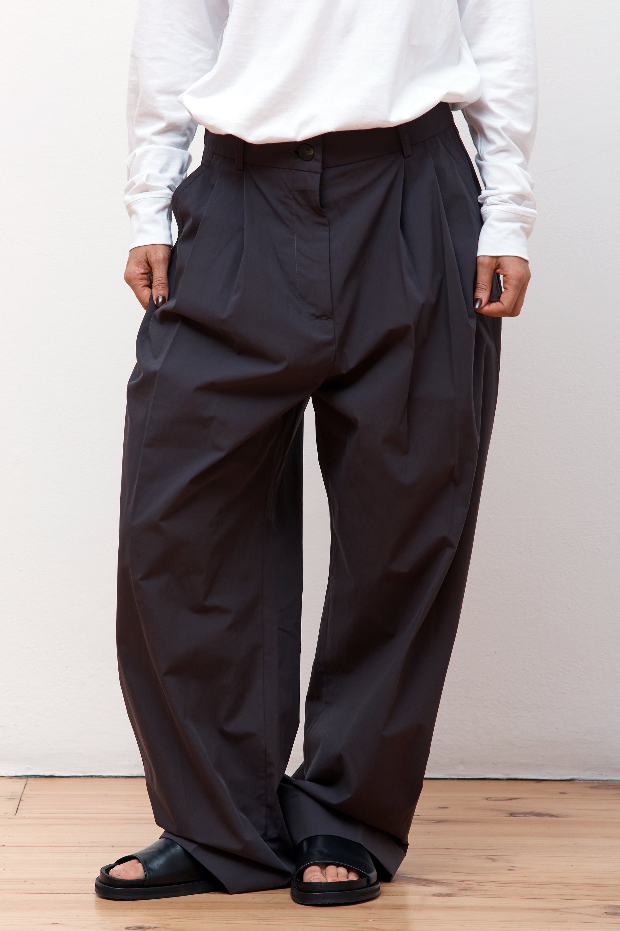 Acuna Double Pleat Pant Asphalt