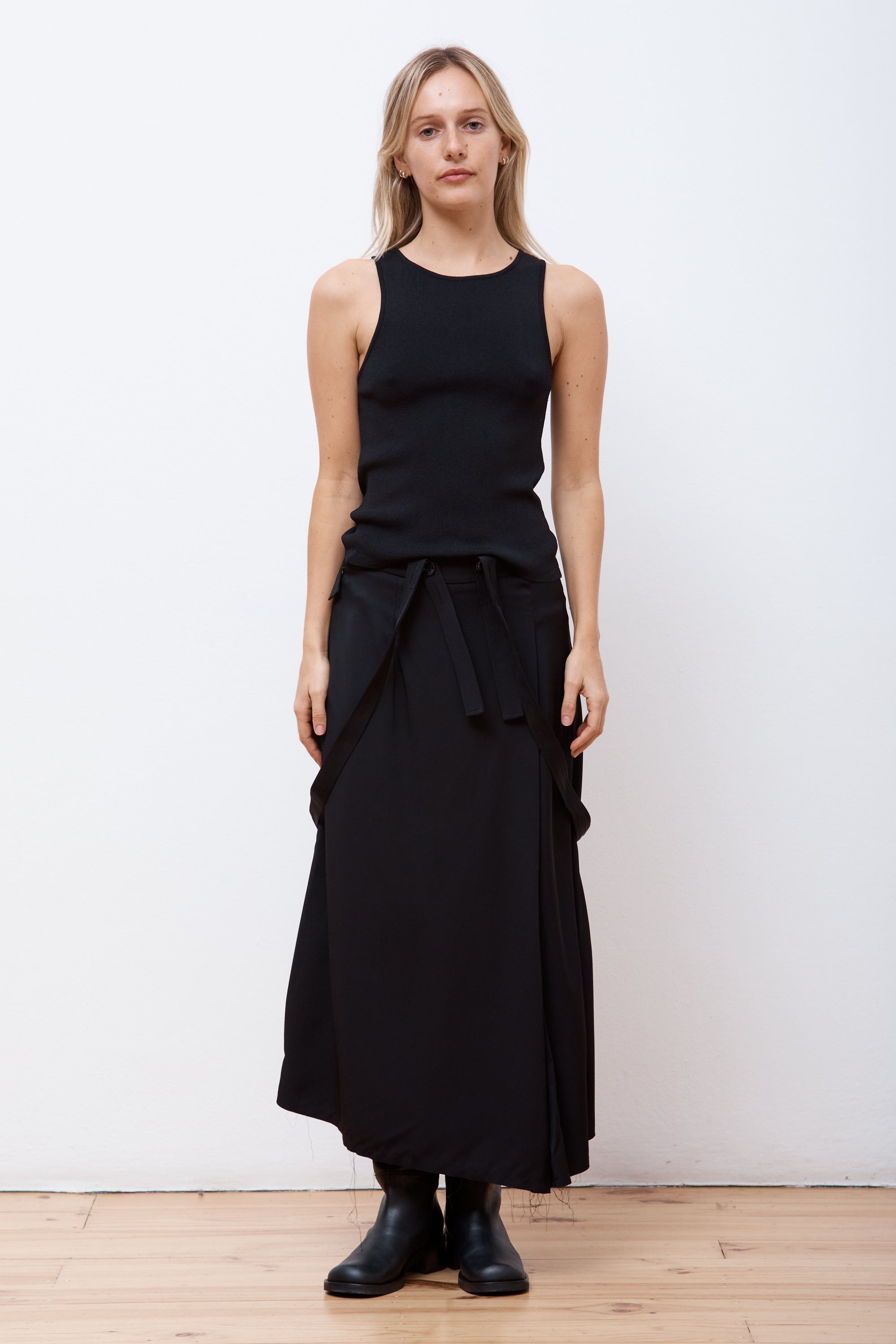 Cut-Out Sleeveless Top Black