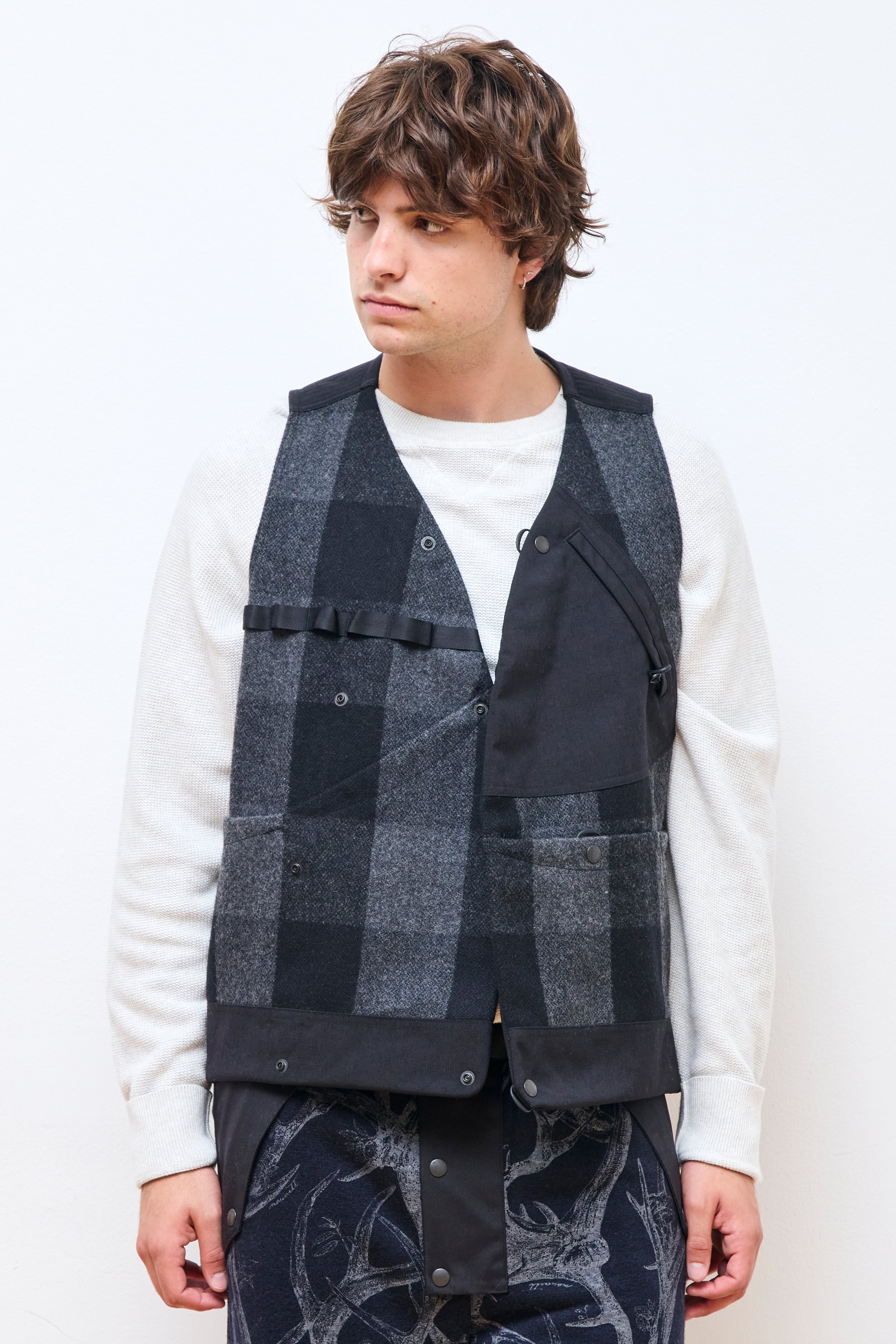 Buffalo Check 3Way Collar Bush Hike Vest Charcoal